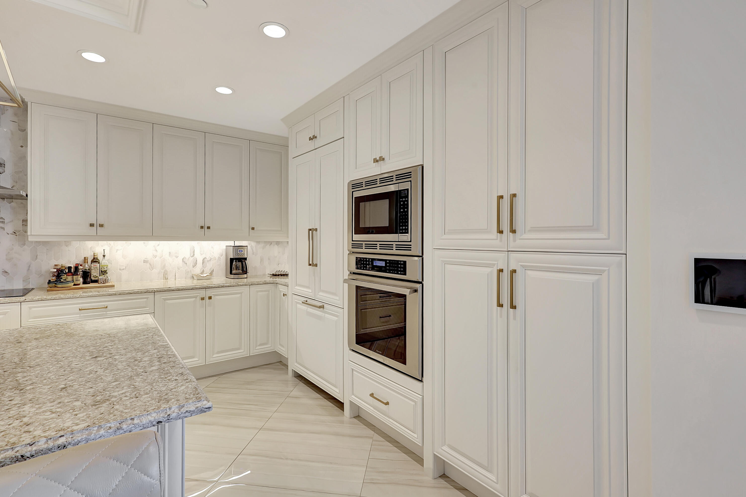 AZURE CONDO - Residential