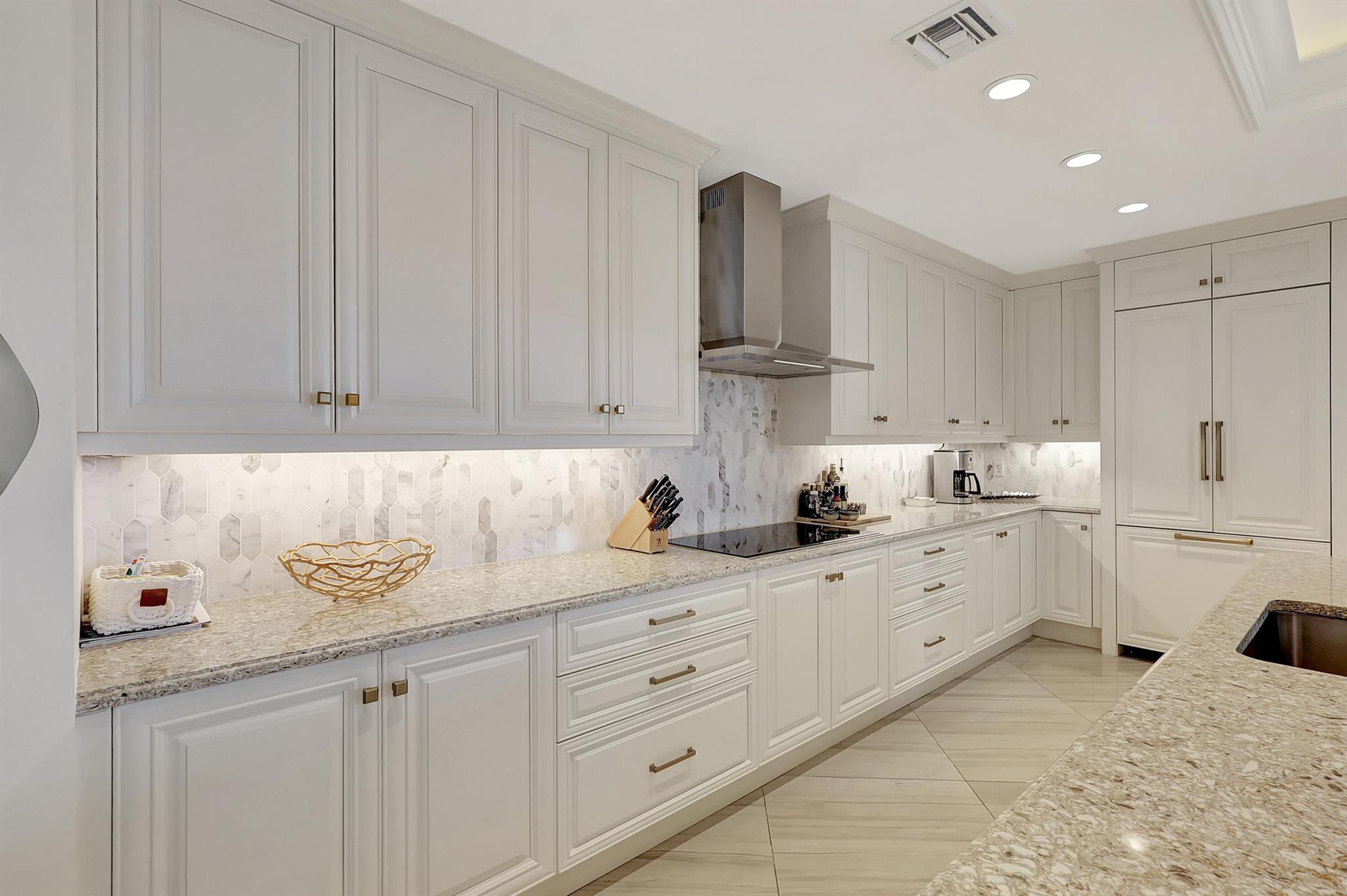 AZURE CONDO - Residential