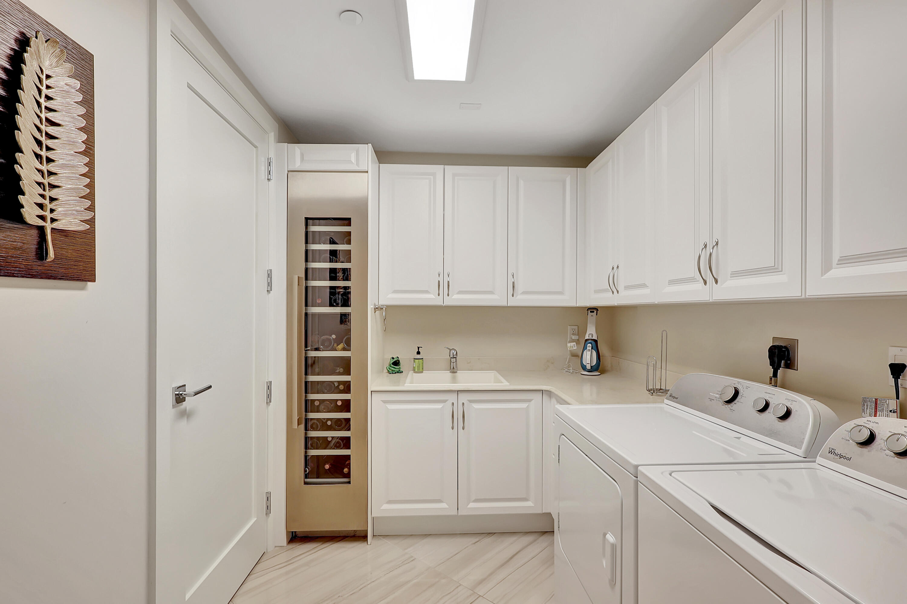 AZURE CONDO - Residential
