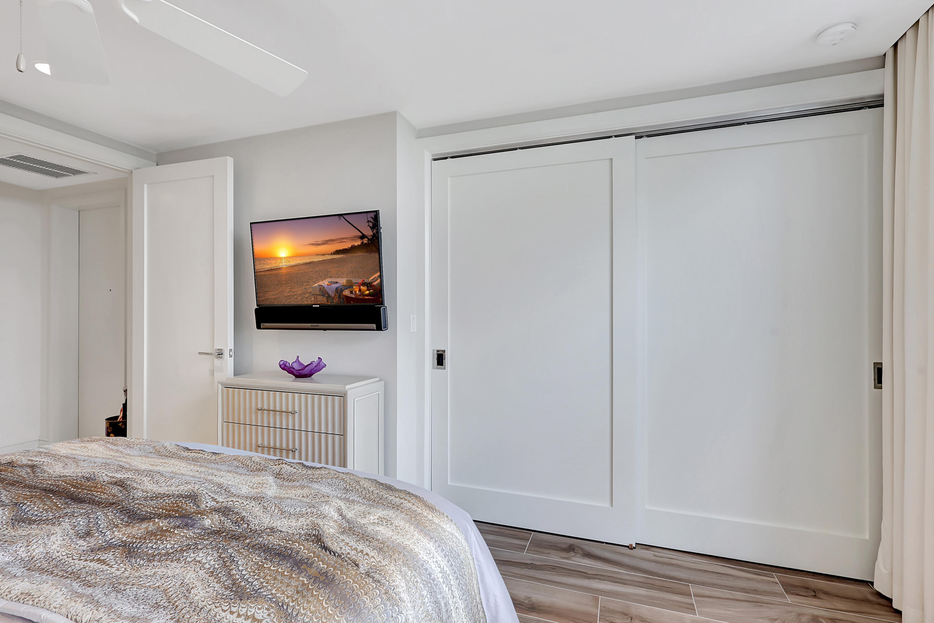 AZURE CONDO - Residential