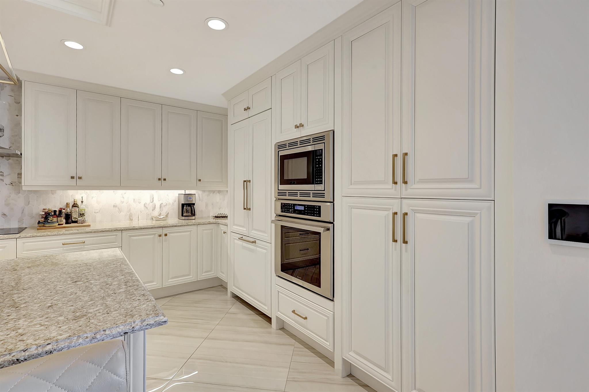 AZURE CONDO - Residential
