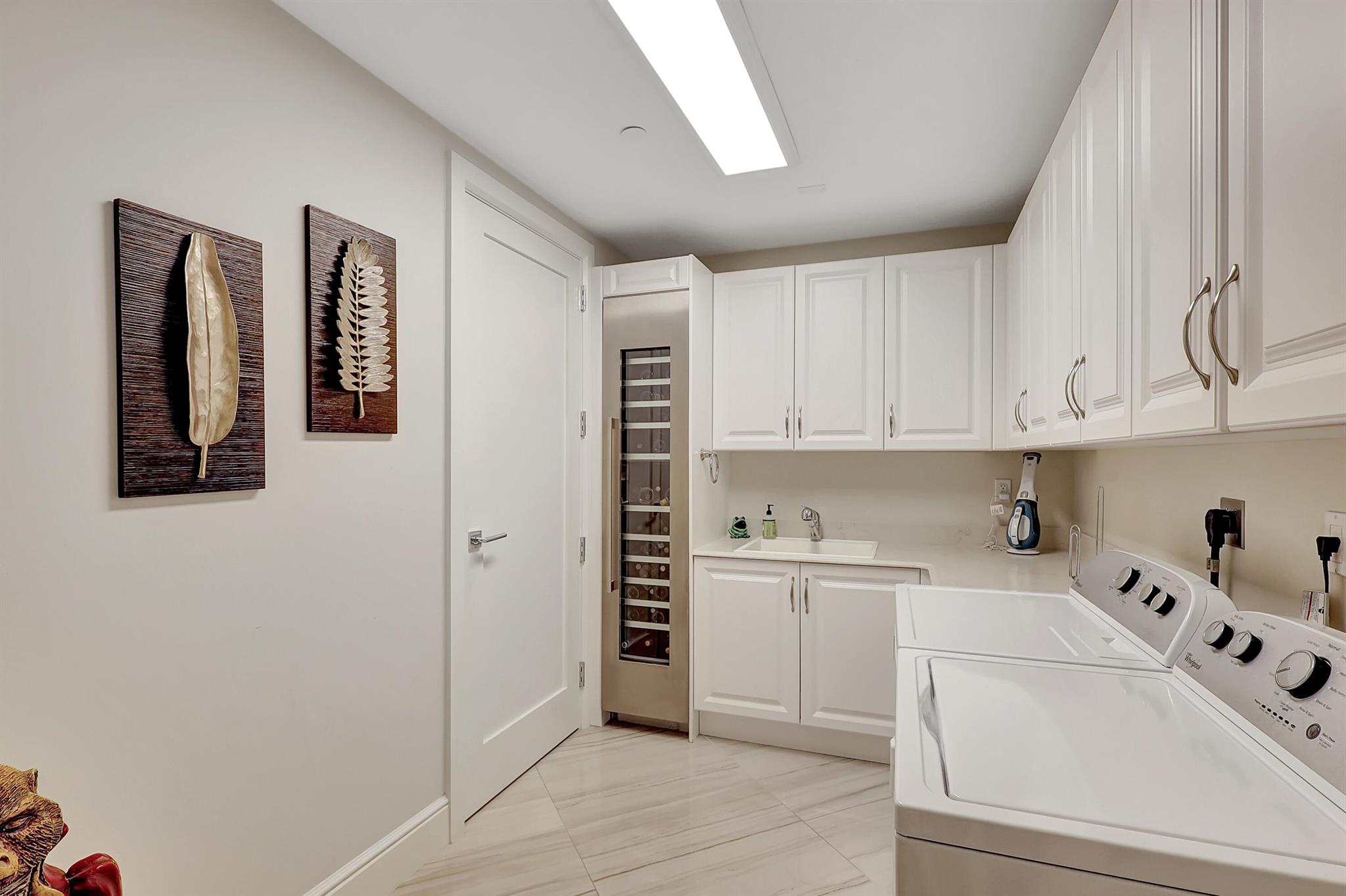 AZURE CONDO - Residential