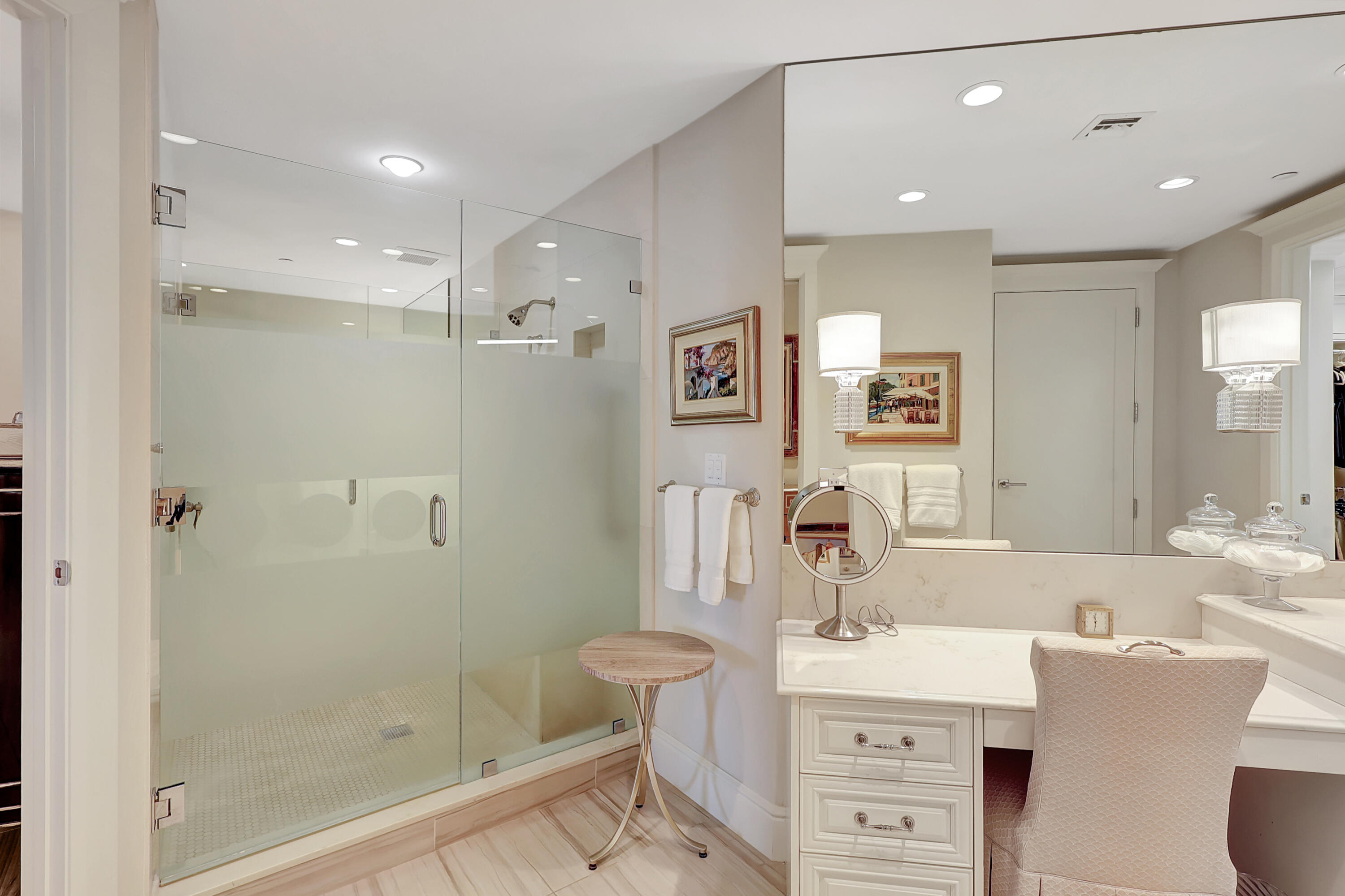 AZURE CONDO - Residential