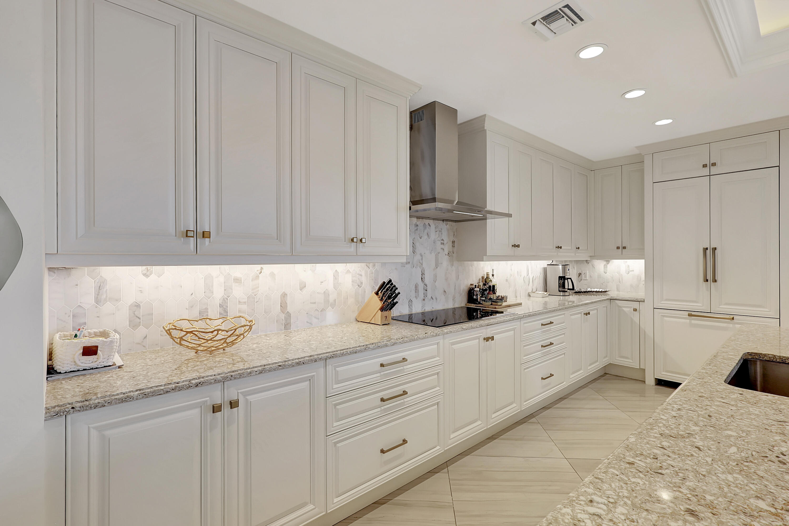 AZURE CONDO - Residential