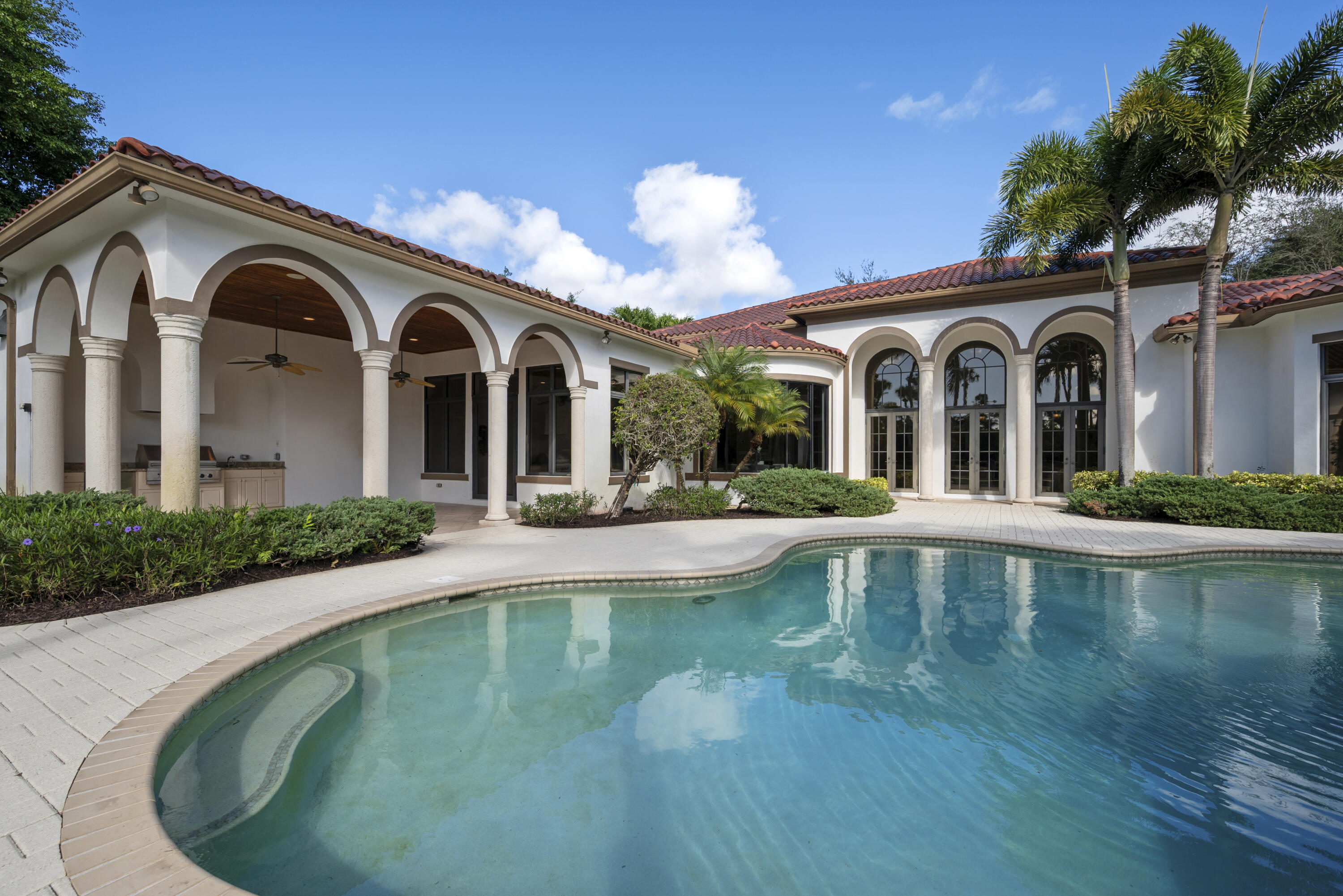 VINTAGE OAKS - Residential
