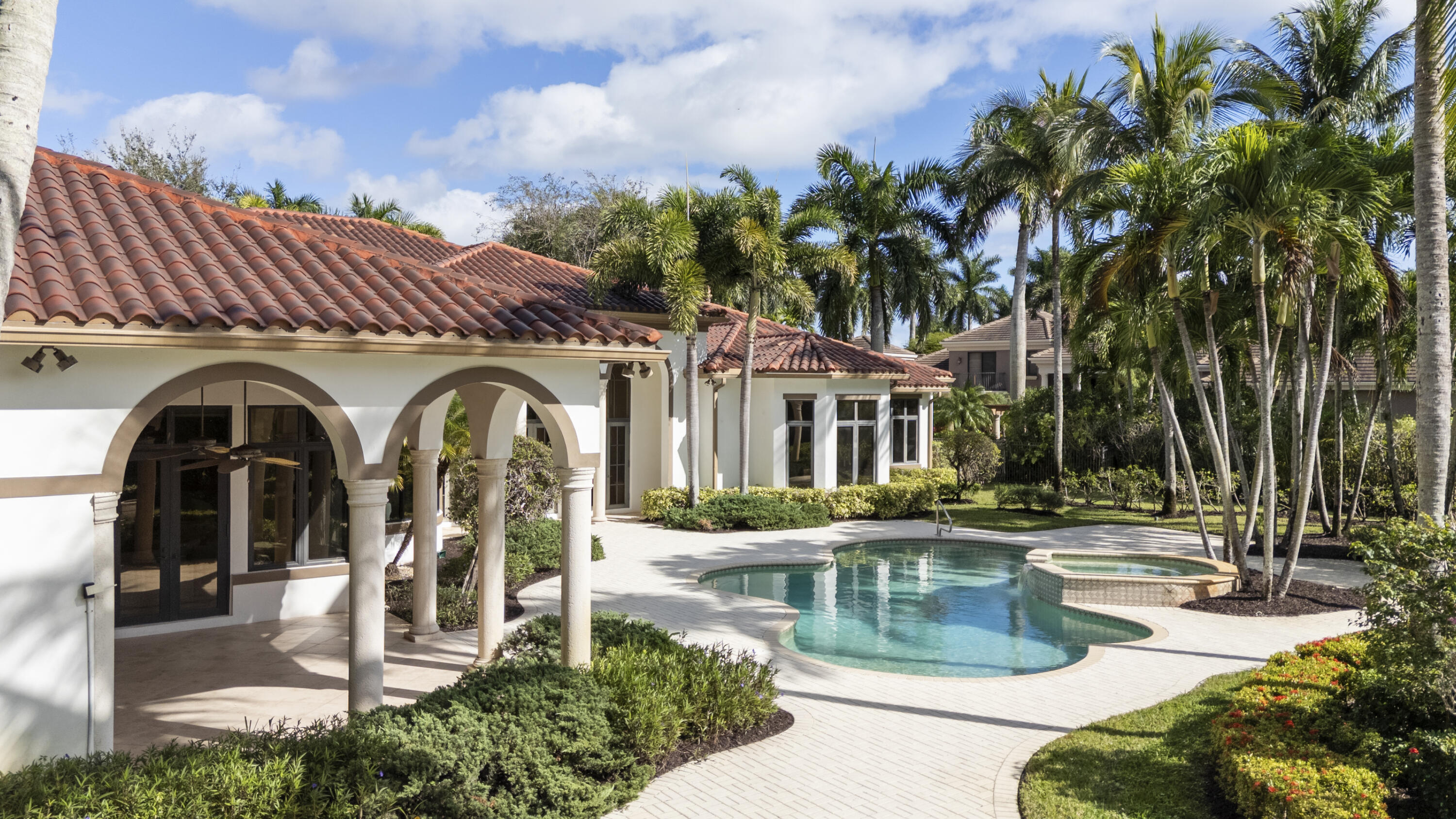 VINTAGE OAKS - Residential