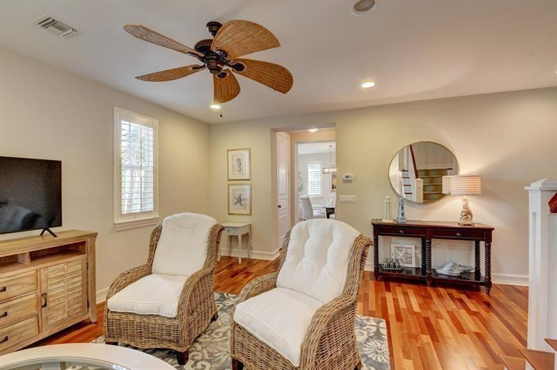 Mallory Square - Residential Lease