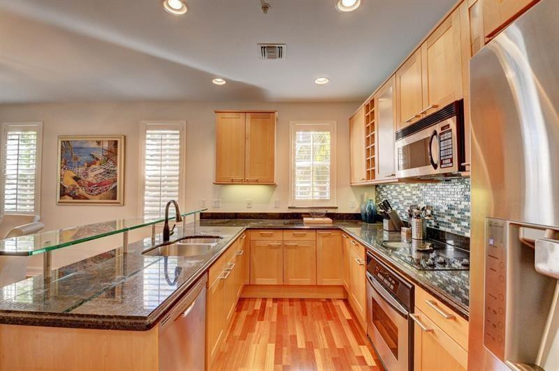 Mallory Square - Residential Lease