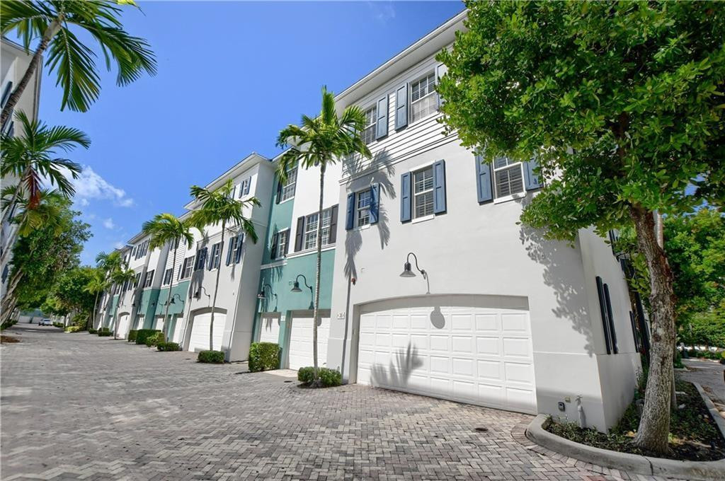 Mallory Square - Residential Lease