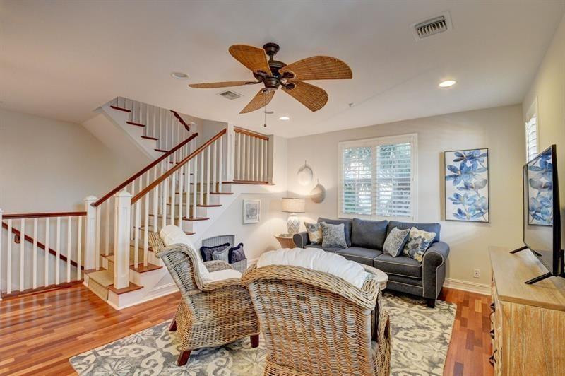 Mallory Square - Residential Lease