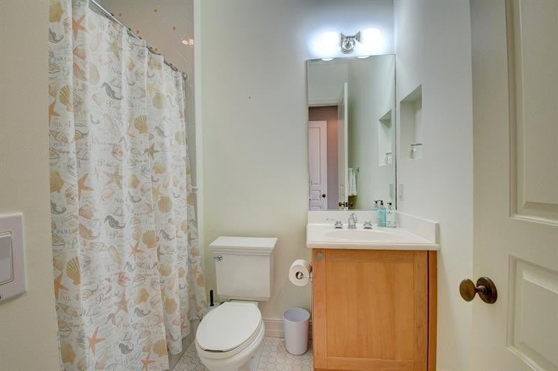 Mallory Square - Residential Lease