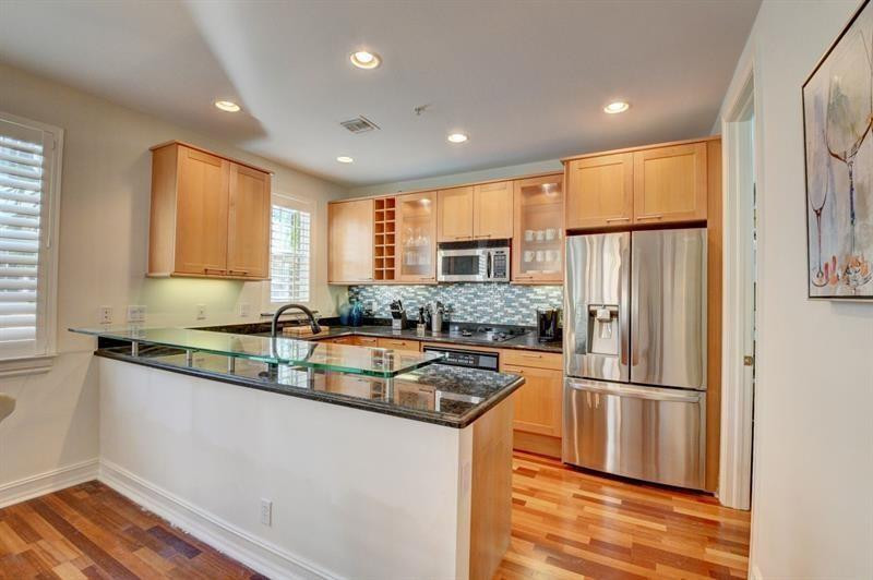 Mallory Square - Residential Lease