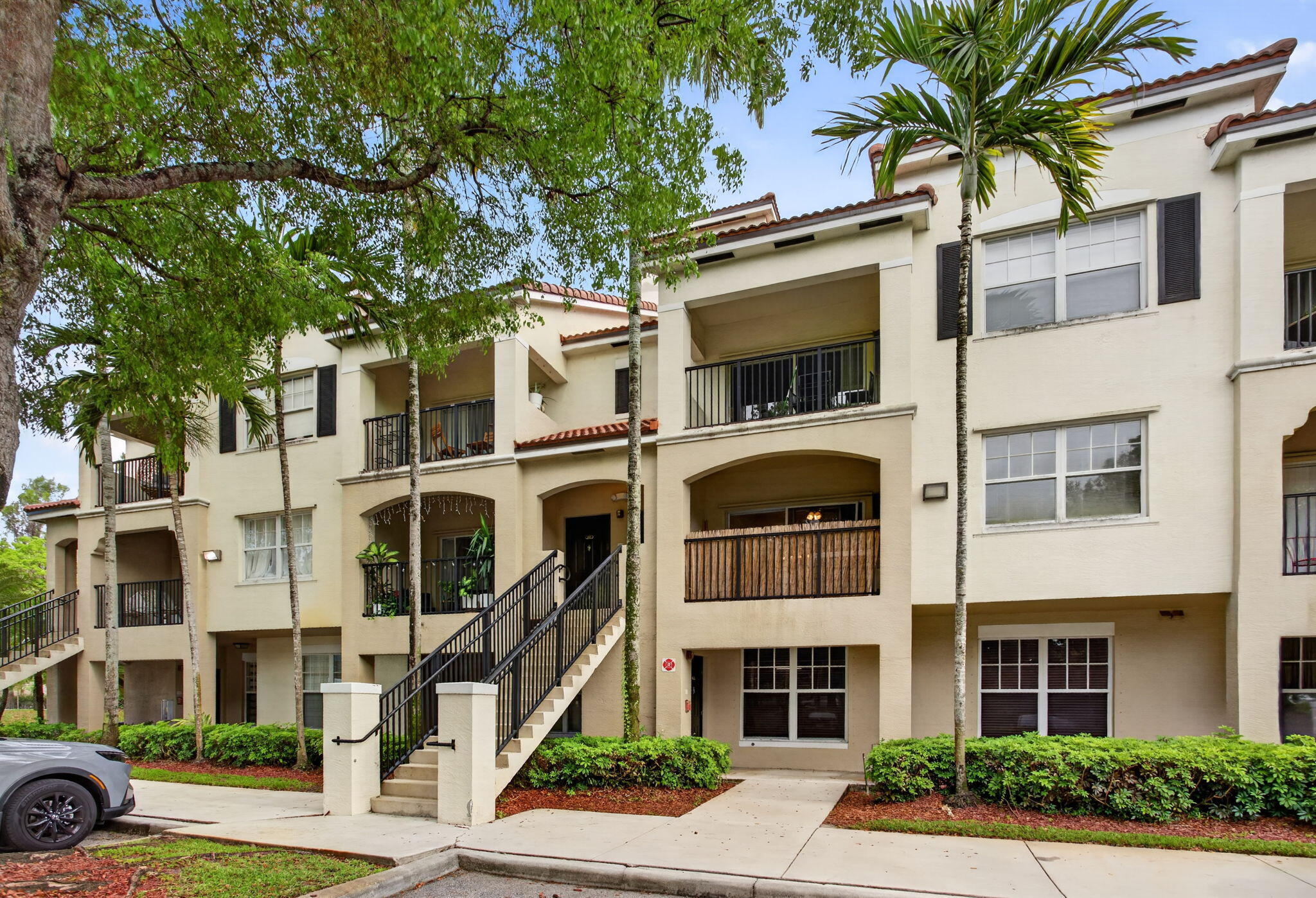 Spacious 3-Bedroom, 2-Bathroom Unit with Private GARAGE in a Gated Community! Welcome to your new home! This beautifully maintained 3-bedroom, 2-bathroom unit offers comfort, style, and convenience in a quiet, gated community. Enjoy exclusive access to fantastic amenities, including a sparkling pool, fitness center, grill area. Highlights include: PRIVATE GARAGE, Utilities Included in the HOA FEE: WATER, SEWER HIGH-SPEED INTERNET, CABLE TV (90+ Channels), and TRASH. Perfectly located near major highways, shopping centers, dining, and more—everything you need is just minutes away.  Live the lifestyle you've been dreaming of—perfect for seasonal escapes, full time living, or a smart investment!!!  Don't miss out on this incredible opportunity to live in!!!