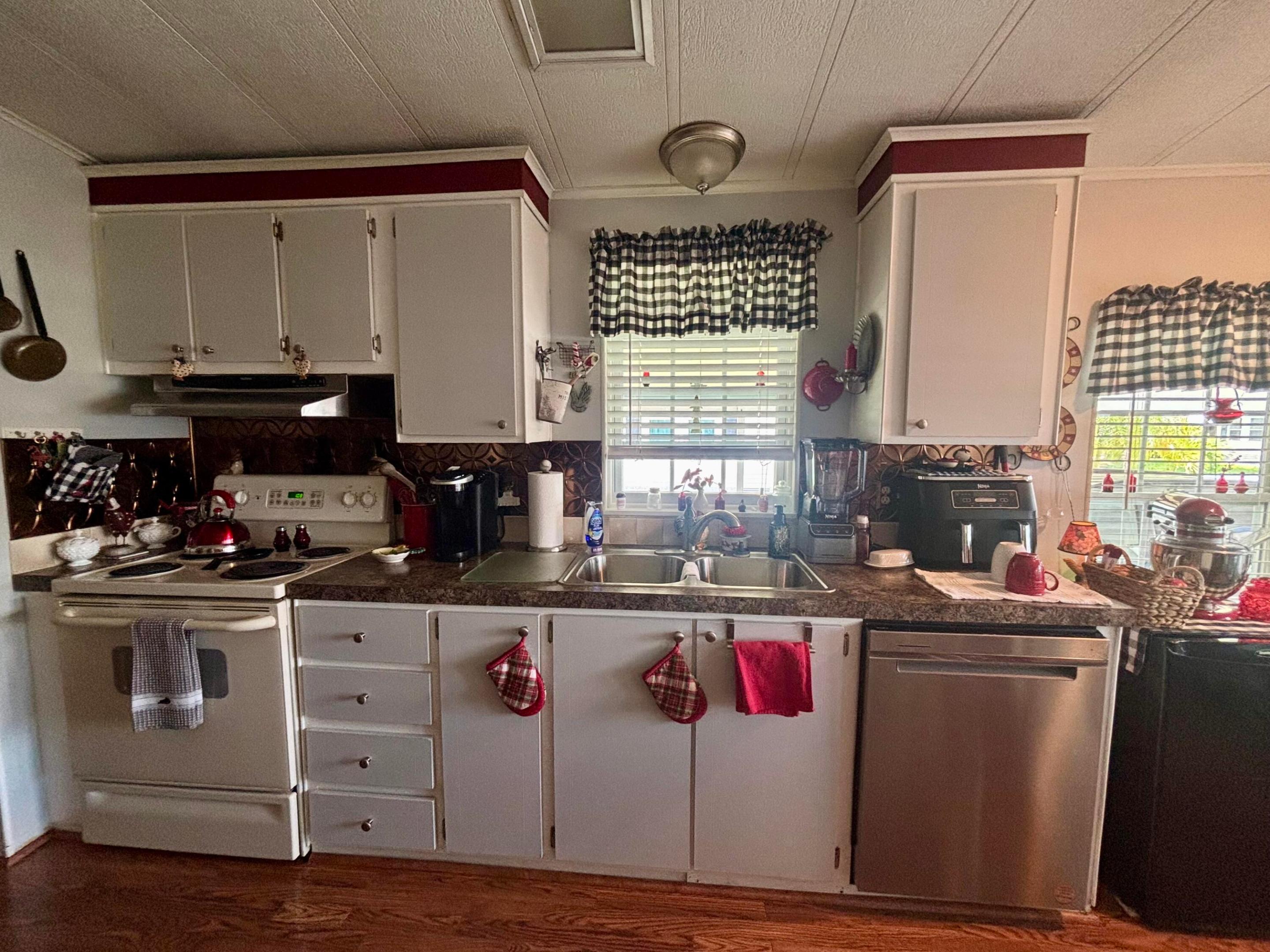 SEMINOLE COVE CONDOMINIUM - Residential