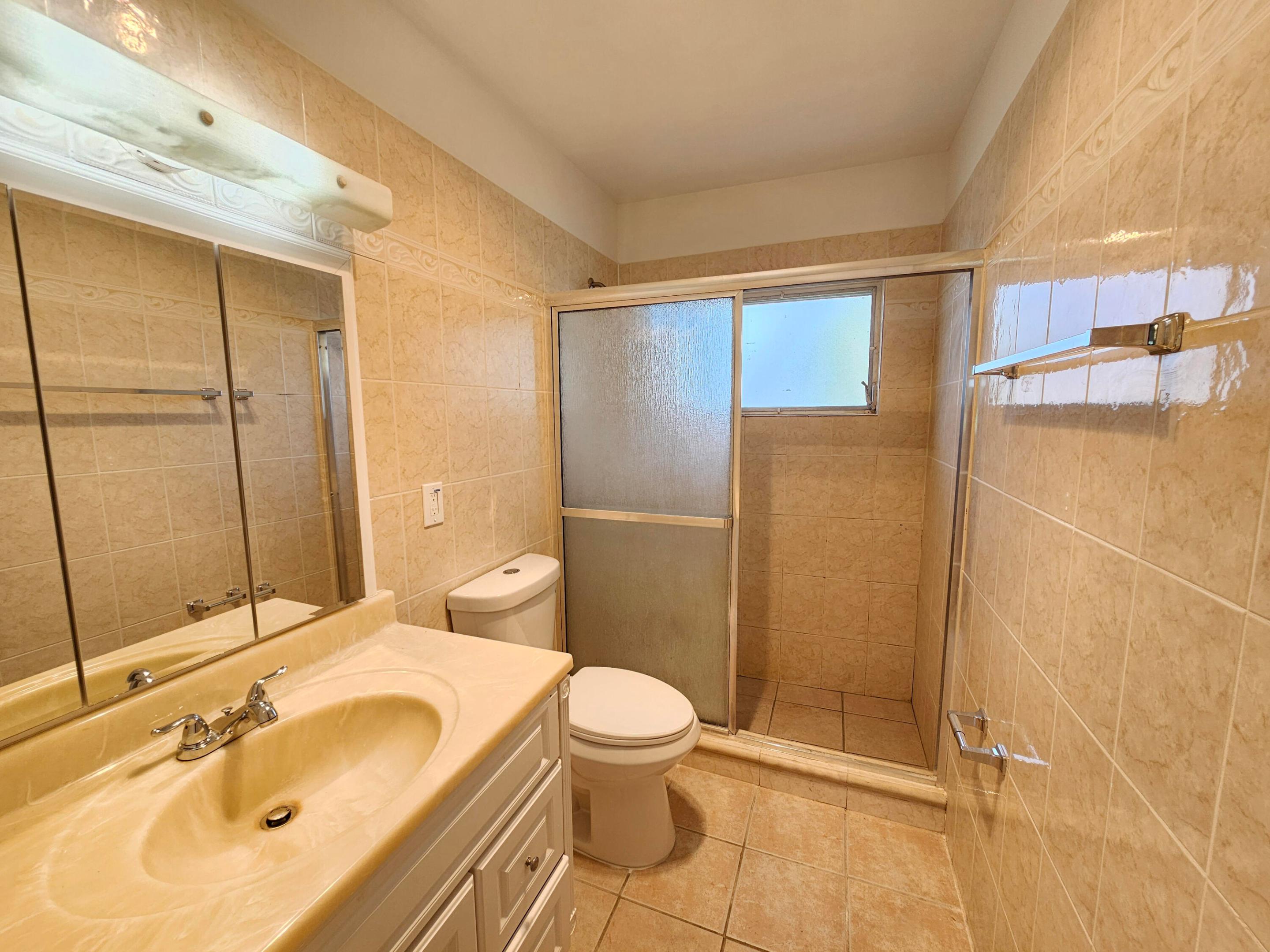 CRESTHAVEN VILLAS CONDO 26 - Residential