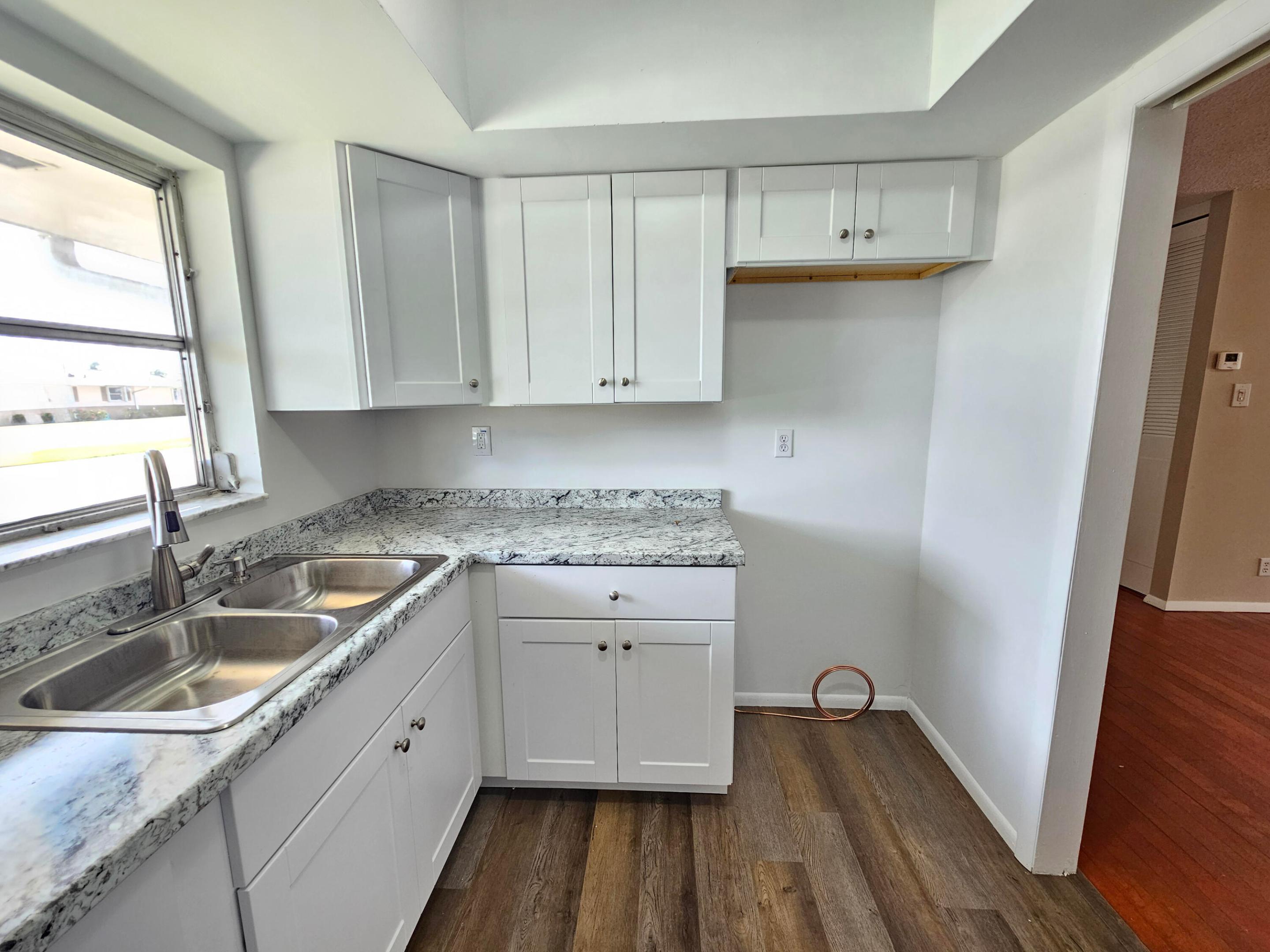 CRESTHAVEN VILLAS CONDO 26 - Residential