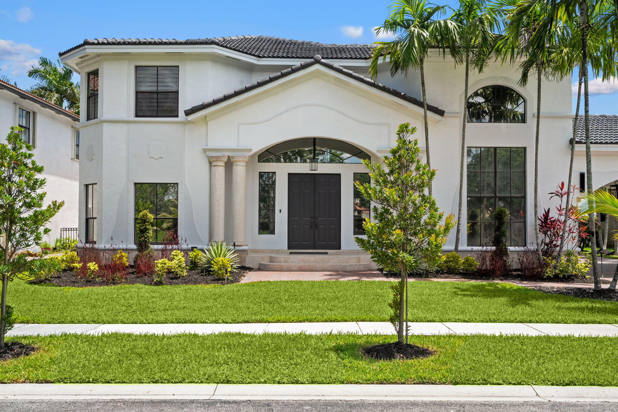 HARBOUR LAKES ESTATES - Residential