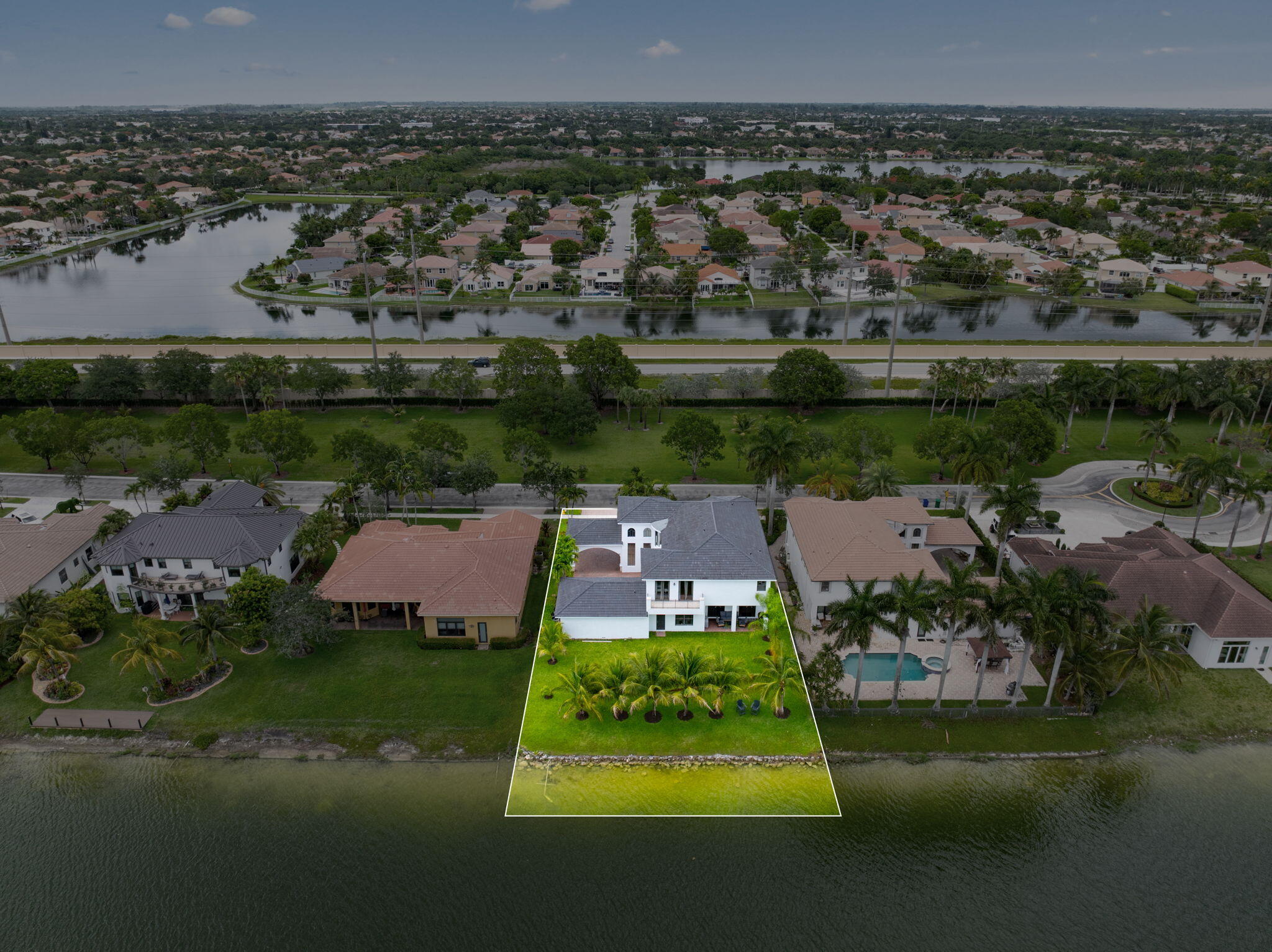 HARBOUR LAKES ESTATES - Residential