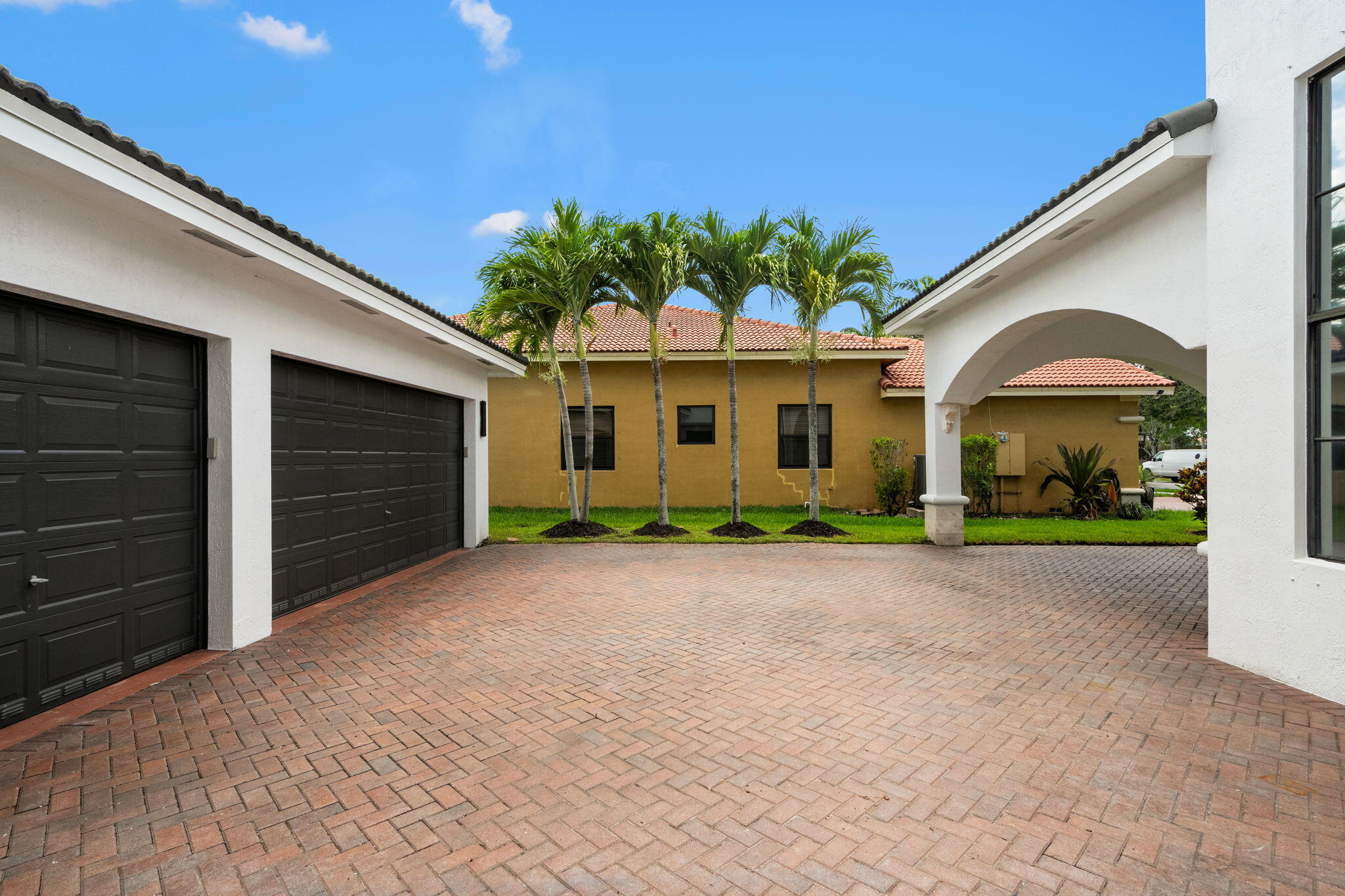 HARBOUR LAKES ESTATES - Residential