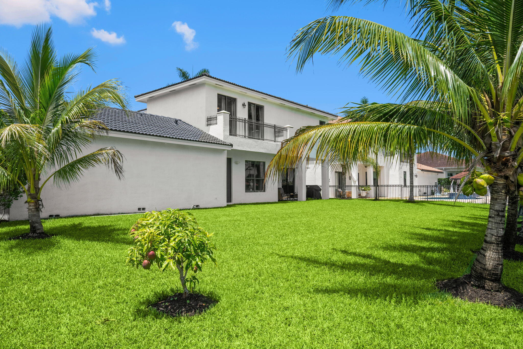 HARBOUR LAKES ESTATES - Residential