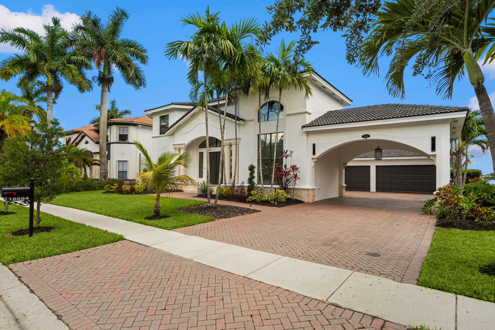 HARBOUR LAKES ESTATES - Residential