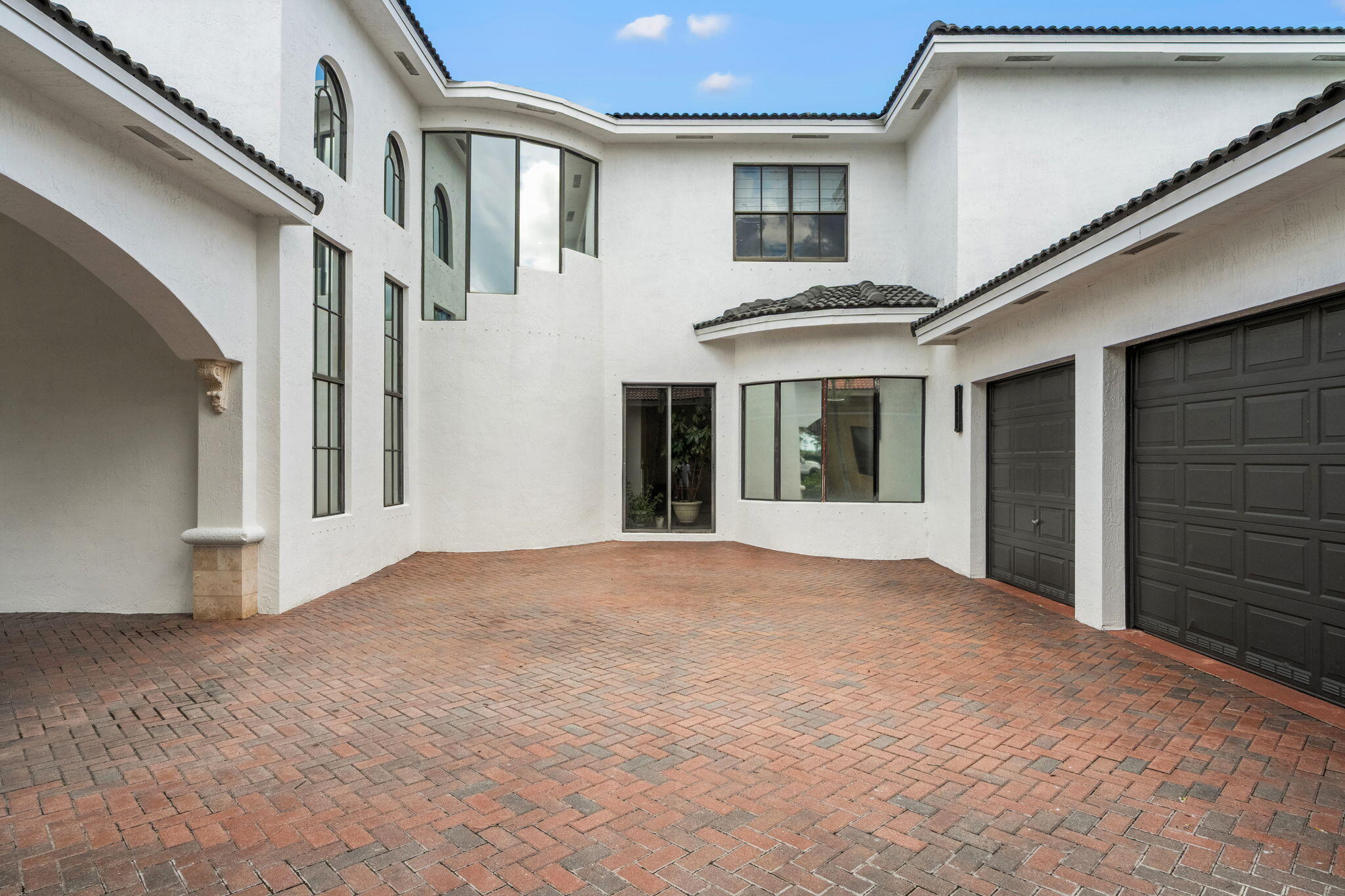 HARBOUR LAKES ESTATES - Residential