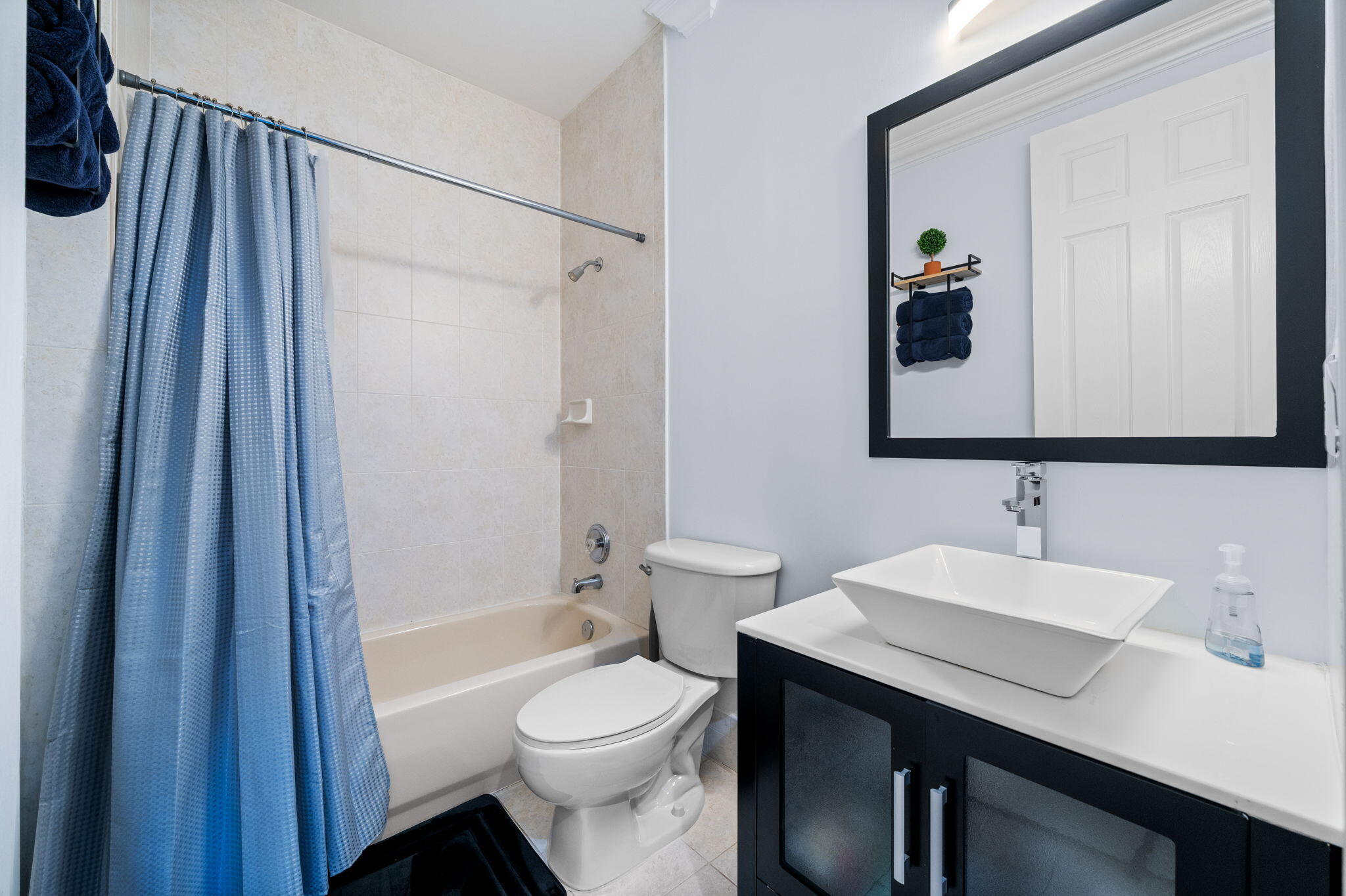 HARBOUR LAKES ESTATES - Residential