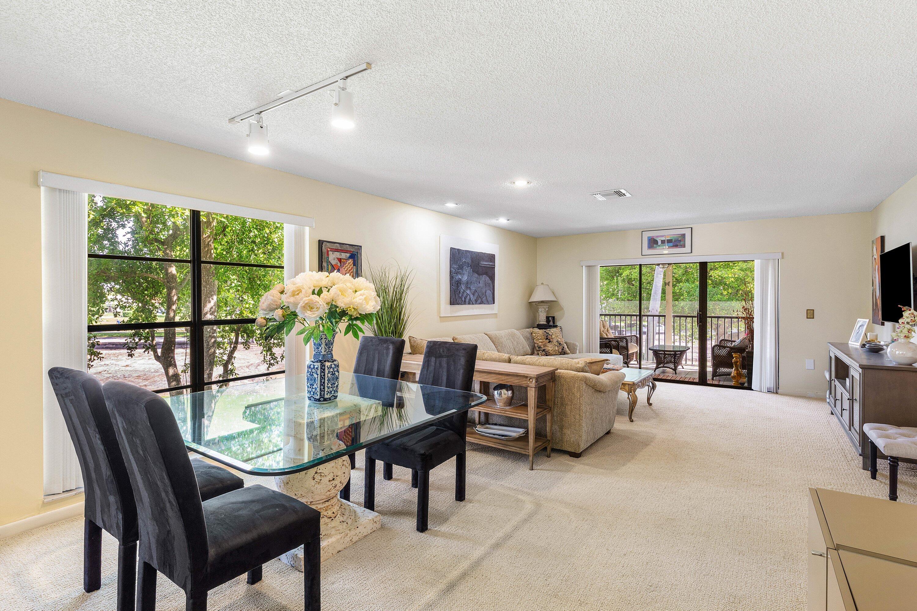 STRATFORD AT HUNTERS RUN CONDO - Residential