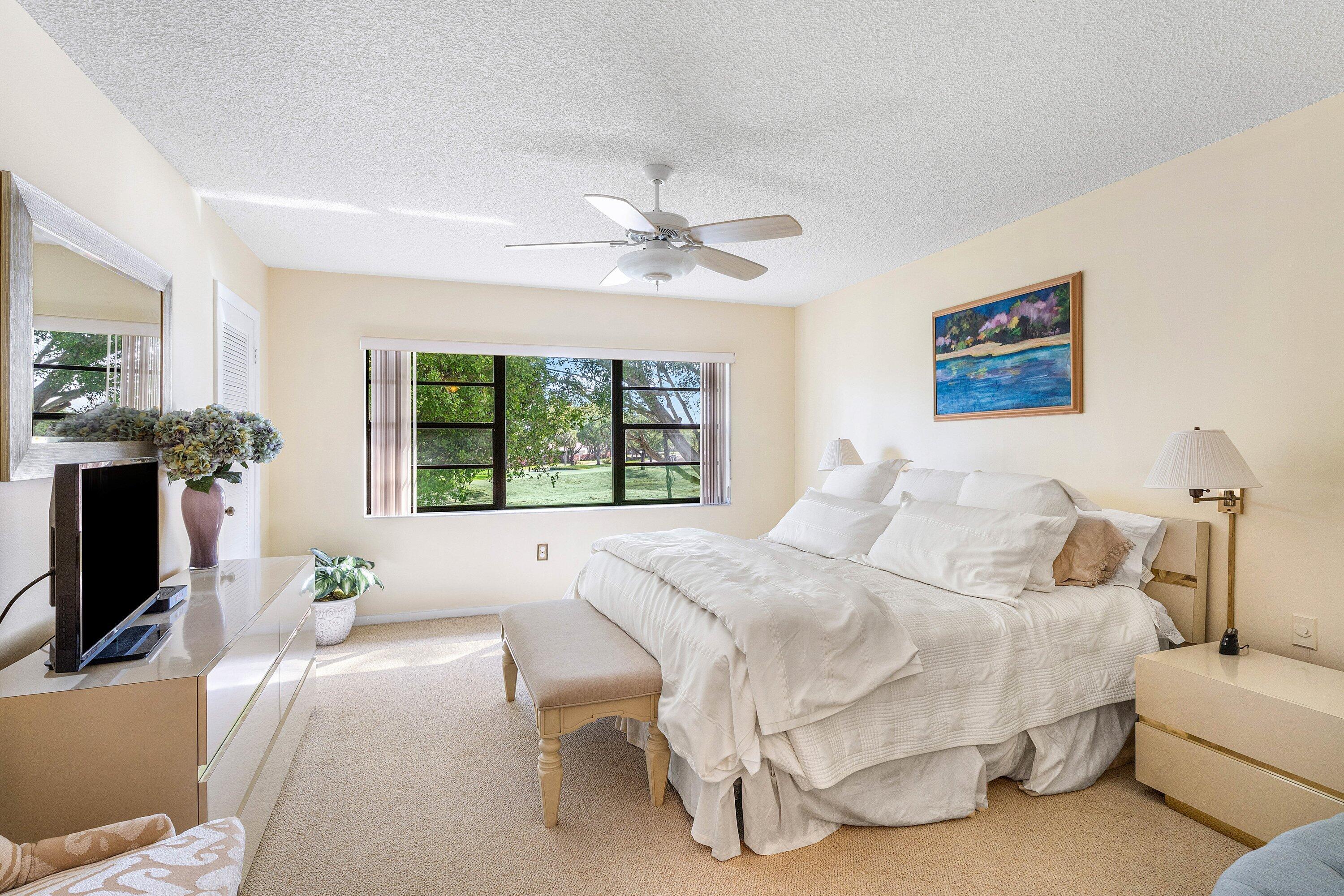 STRATFORD AT HUNTERS RUN CONDO - Residential