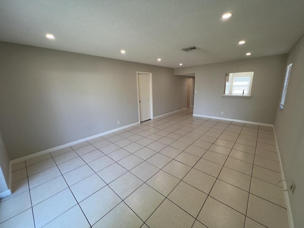 CHATHAM HILLS - Residential Lease