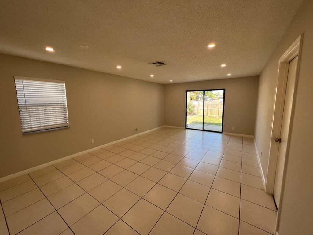CHATHAM HILLS - Residential Lease