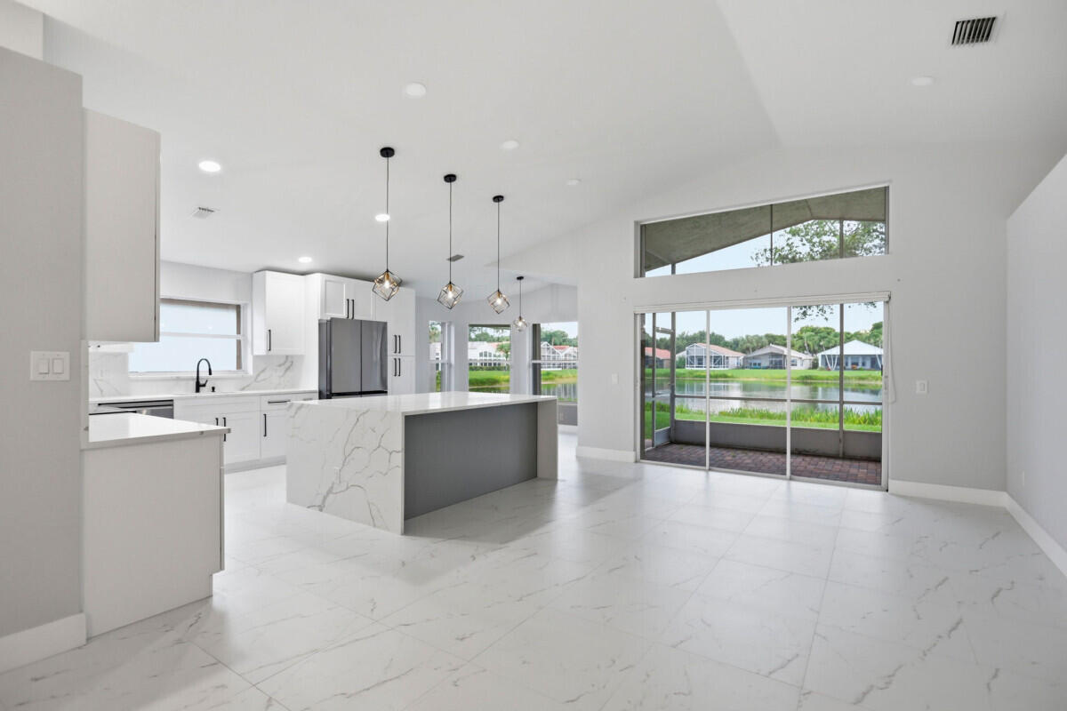 VALENCIA LAKES 2 - Residential