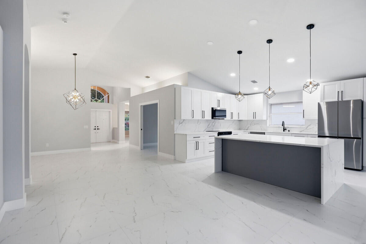 VALENCIA LAKES 2 - Residential