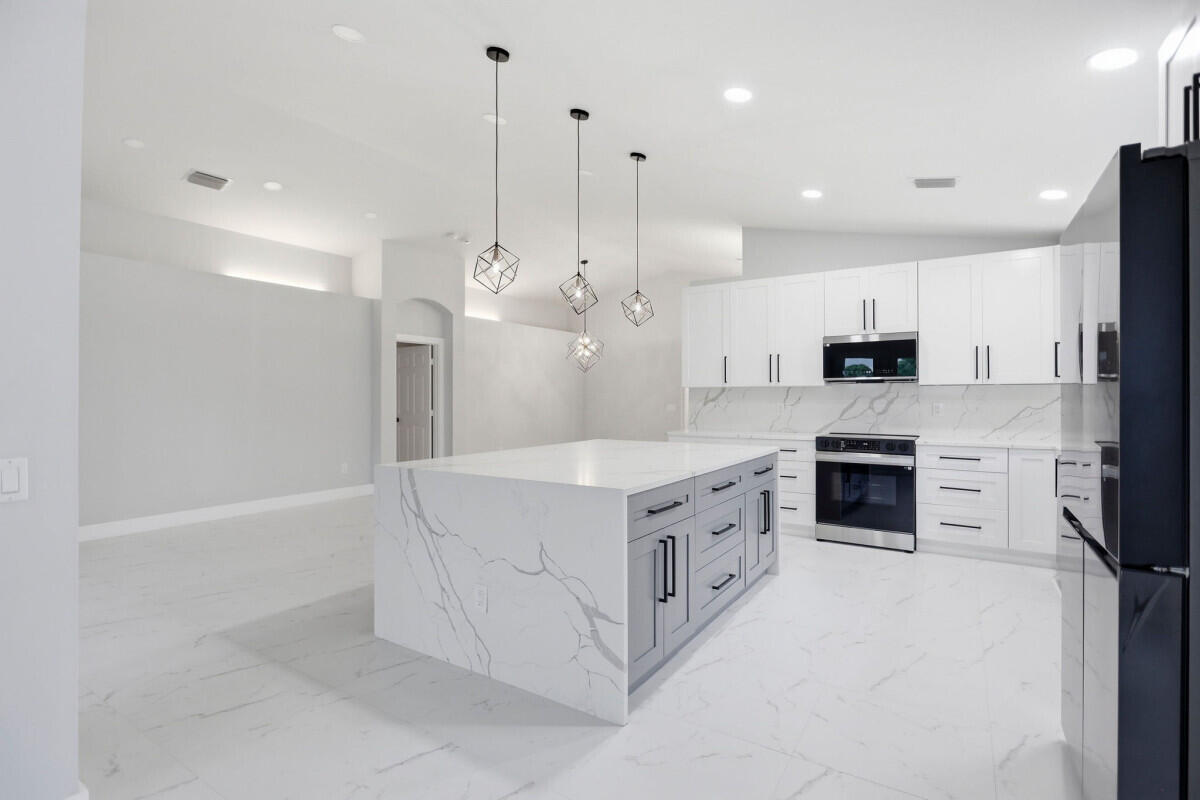 VALENCIA LAKES 2 - Residential