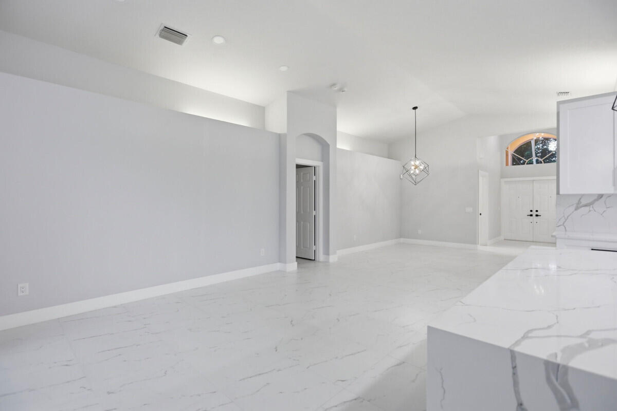 VALENCIA LAKES 2 - Residential