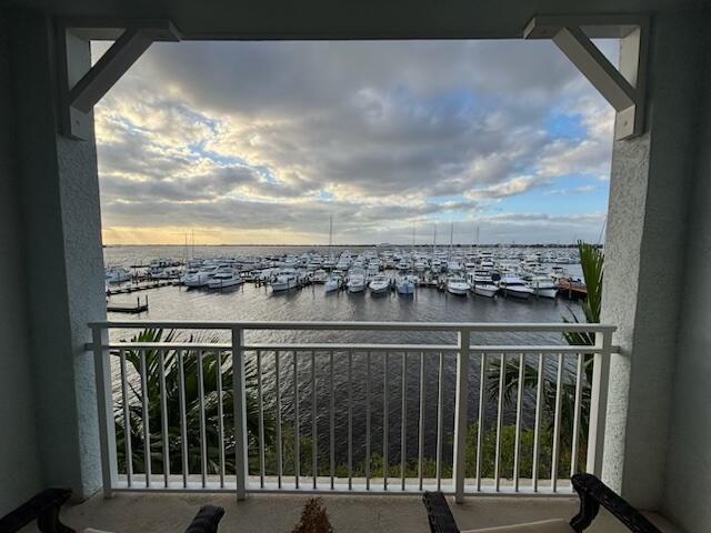 HARBORAGE YACHT CONDO - Residential Lease
