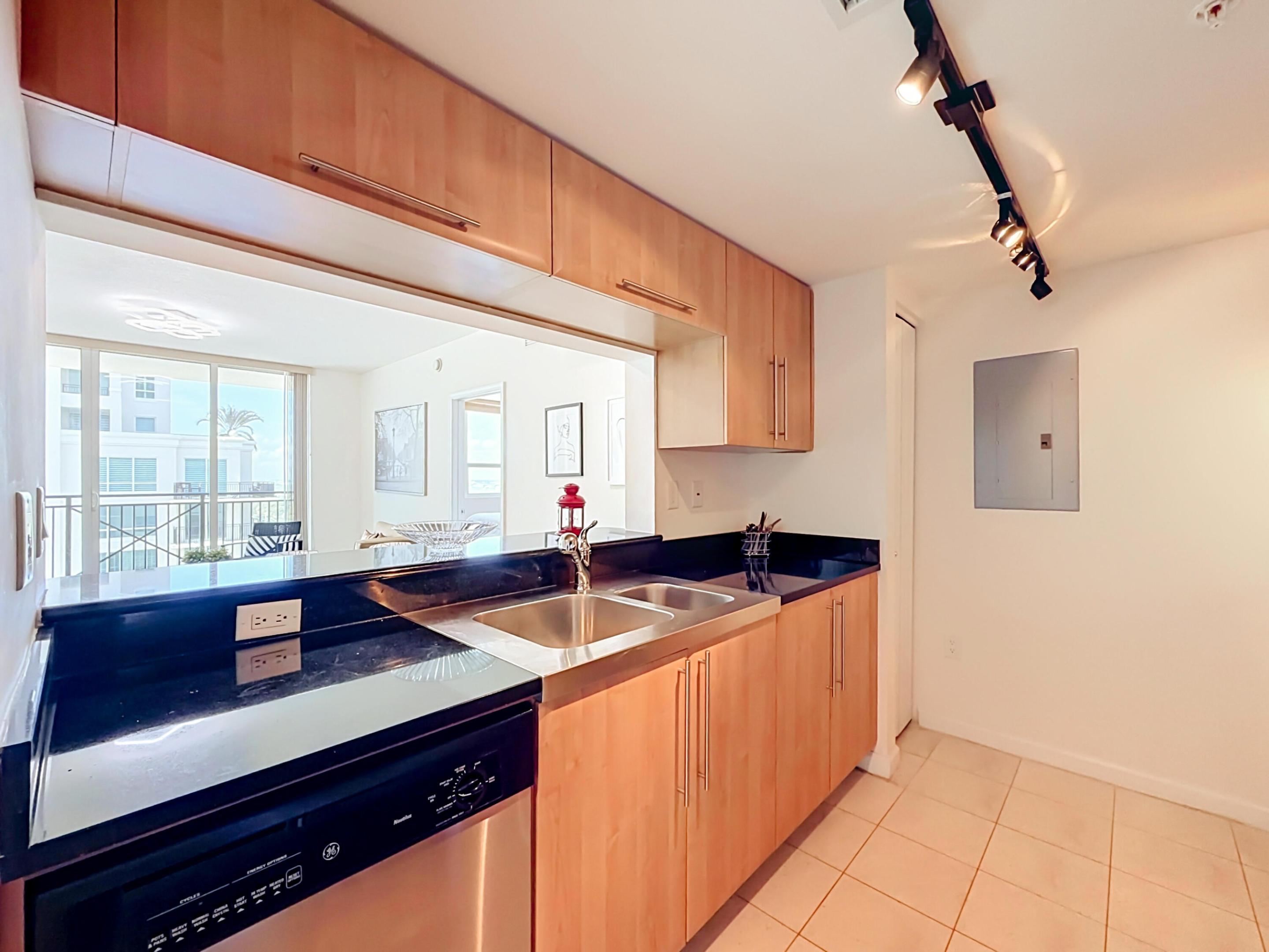 SYMPHONY NORTH CONDO - Residential Lease