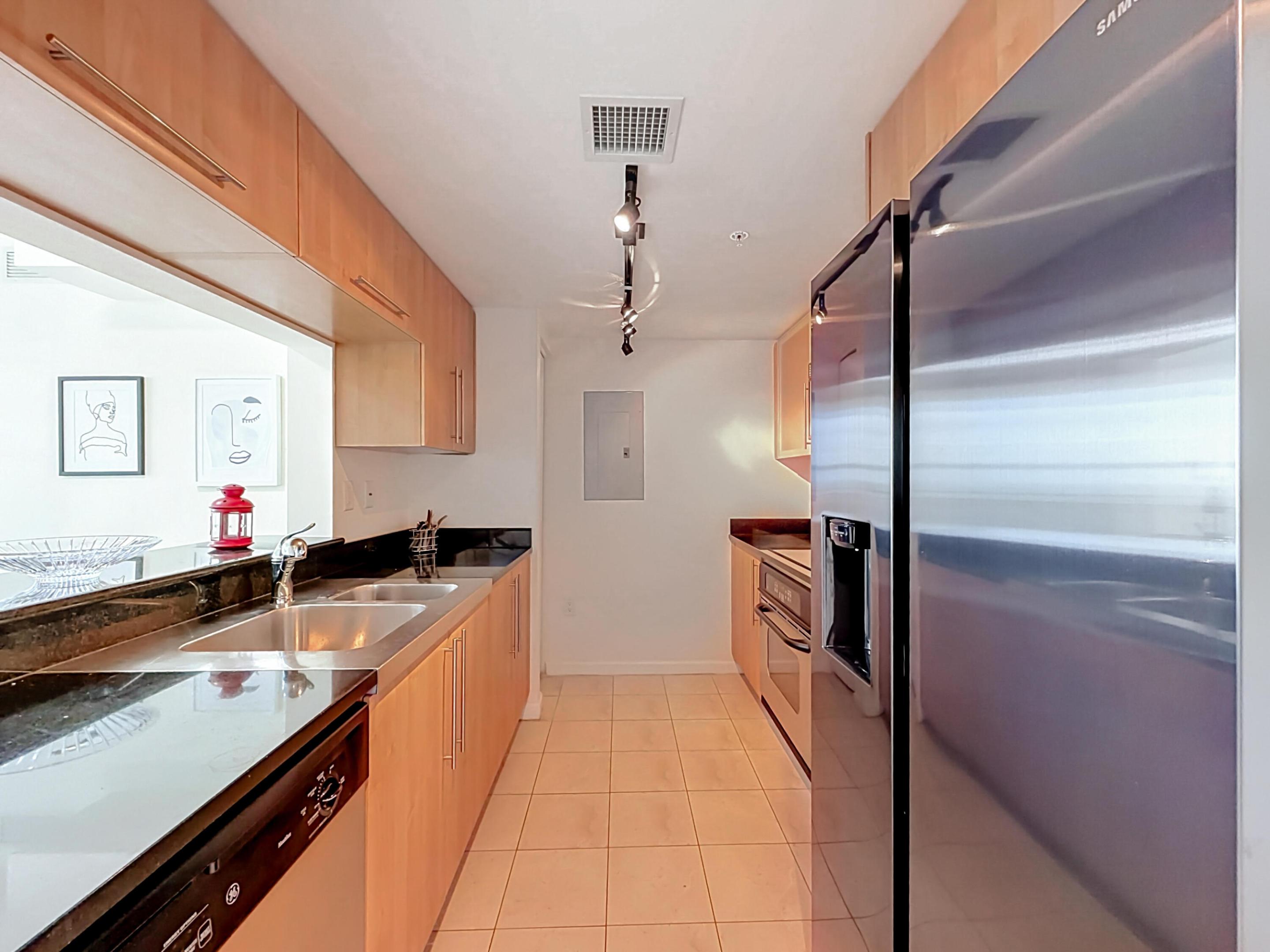 SYMPHONY NORTH CONDO - Residential Lease