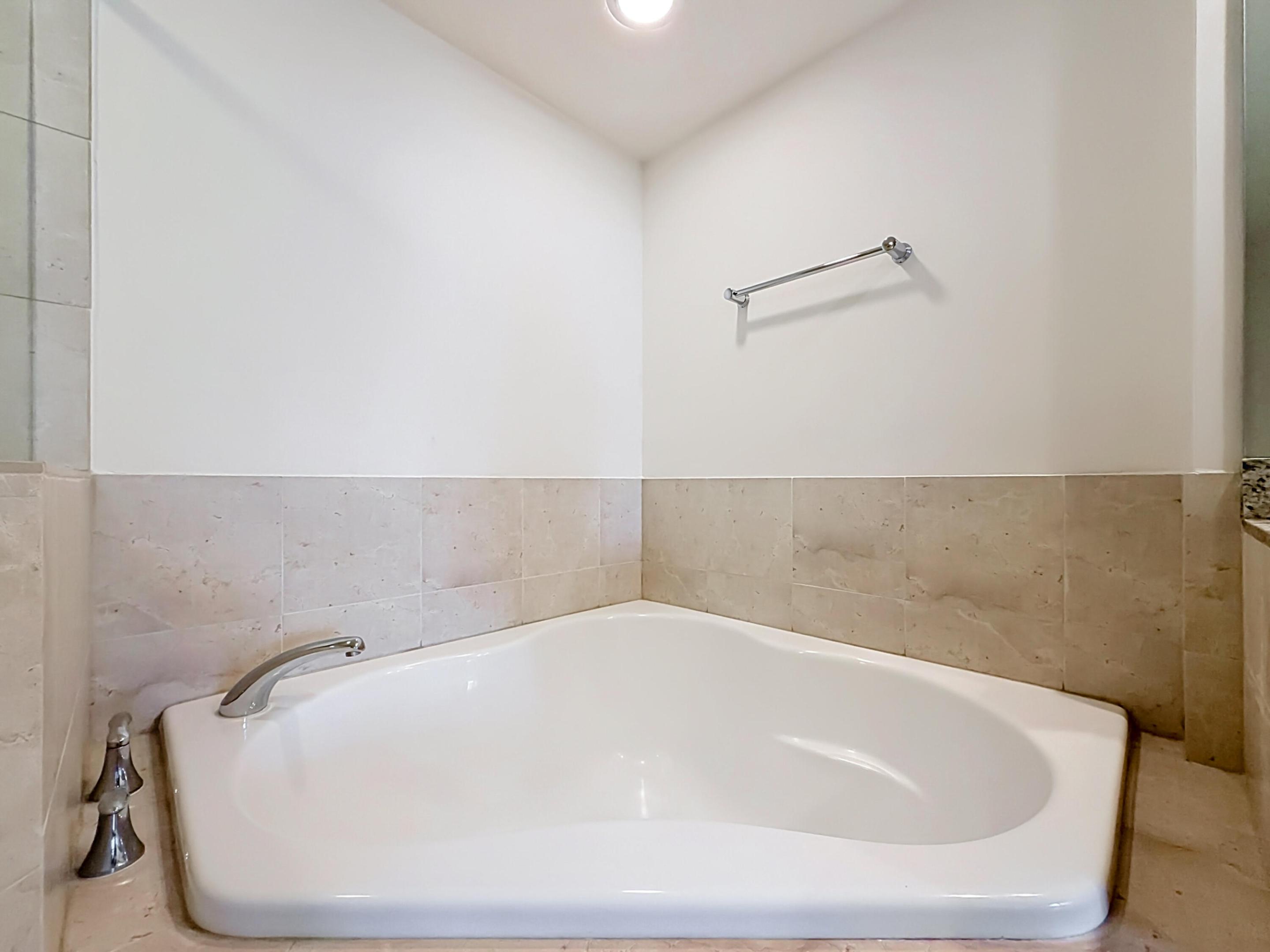 SYMPHONY NORTH CONDO - Residential Lease