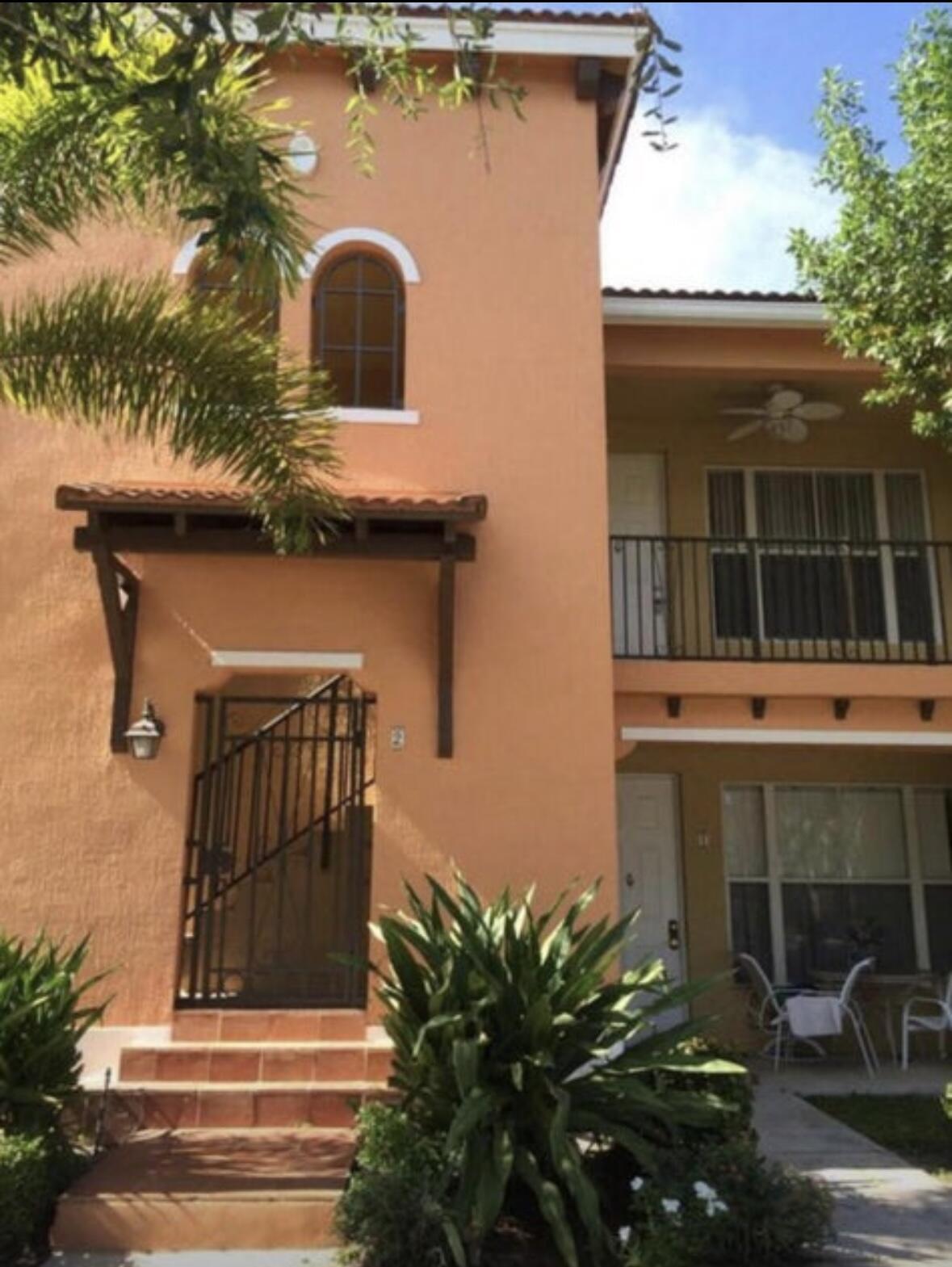 Welcome Home!!! This beautifully maintained 3-bedroom, 2-bathroom, second floor , end unit condo offers the perfect blend of comfort and convenience , located in a secure gated Rosemont Community. the home features a bright , spacious living area and a private balcony. Residents enjoy amenities, including pools, a clubhouse and a fitness room.