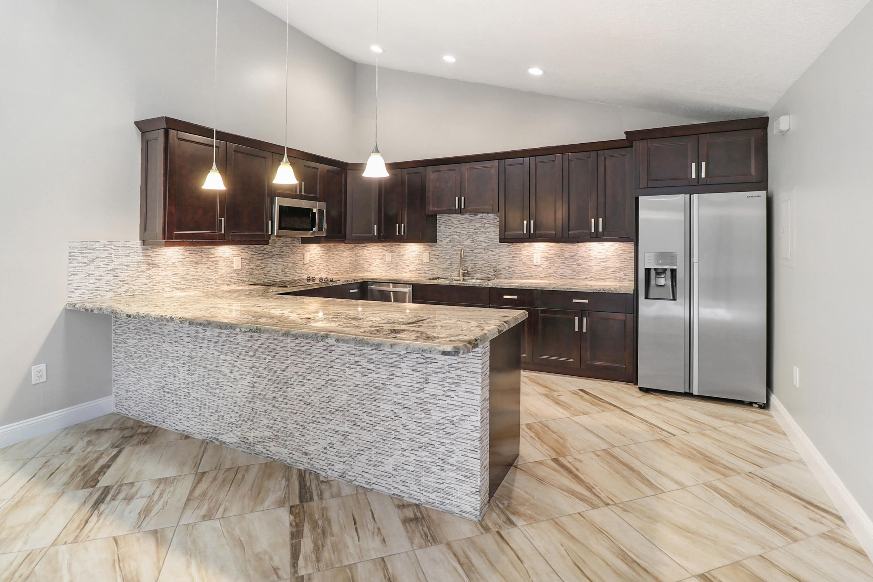 BOCA GARDENS - Residential Lease