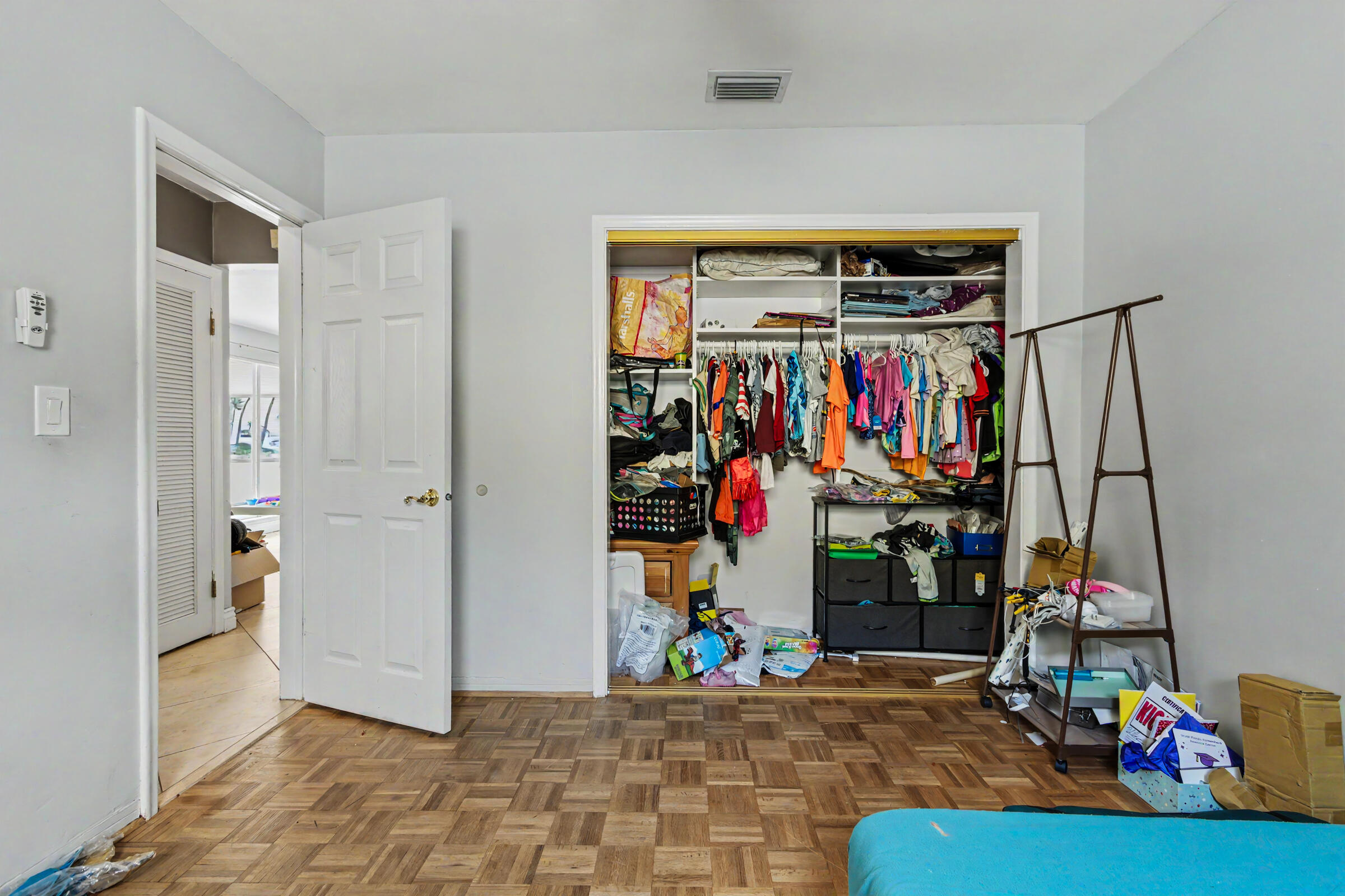 HOLLYWOOD HEIGHTS ADD SEC FOUR - Residential