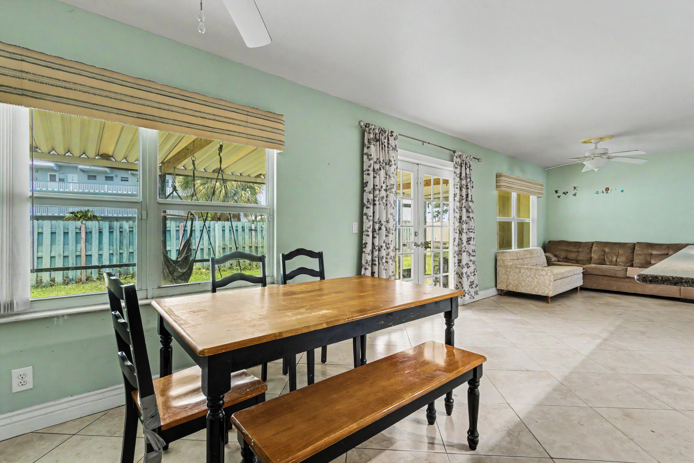 HOLLYWOOD HEIGHTS ADD SEC FOUR - Residential