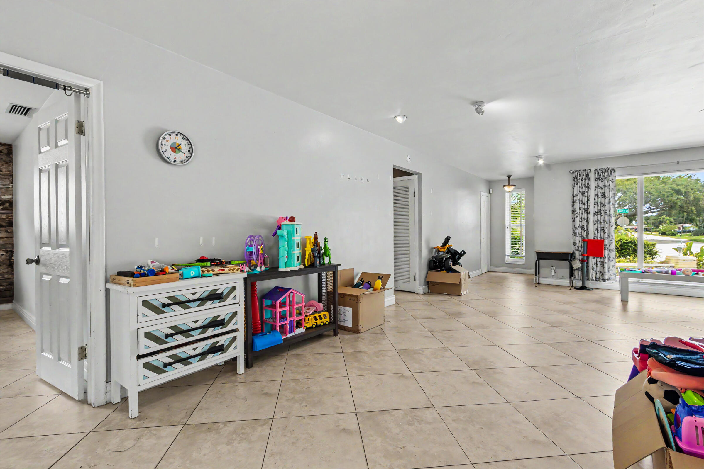 HOLLYWOOD HEIGHTS ADD SEC FOUR - Residential