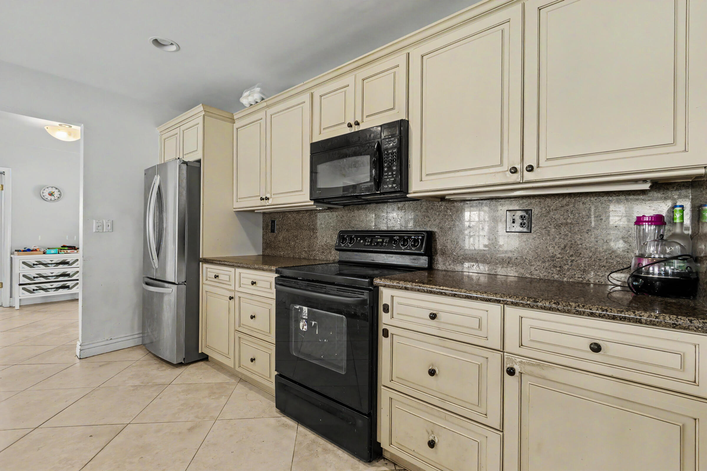 HOLLYWOOD HEIGHTS ADD SEC FOUR - Residential