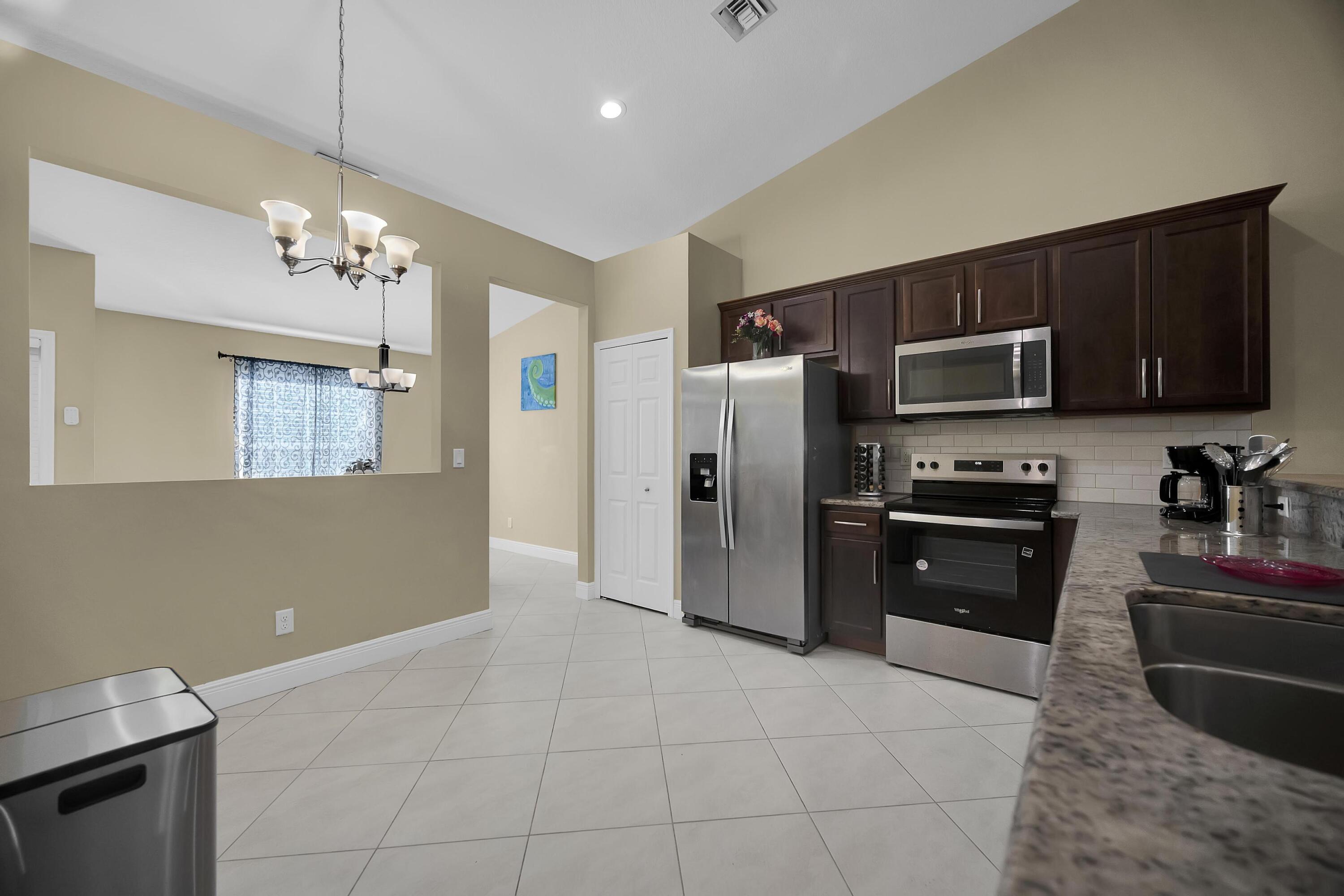 PORT ST LUCIE SECTION 15 - Residential