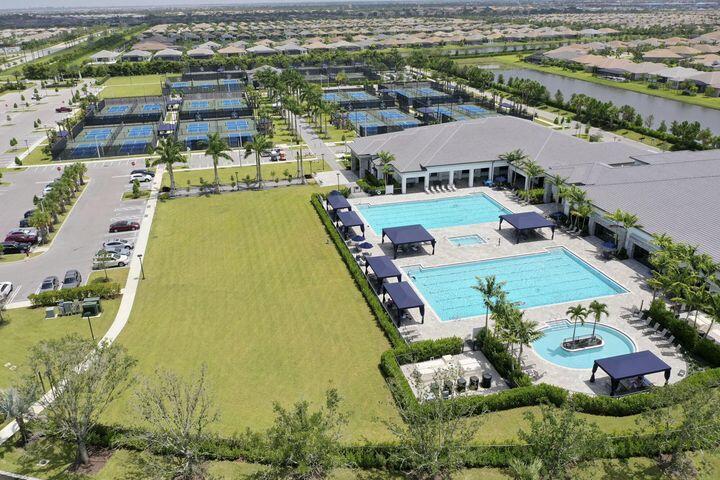 Valencia Grove at Riverland - Residential