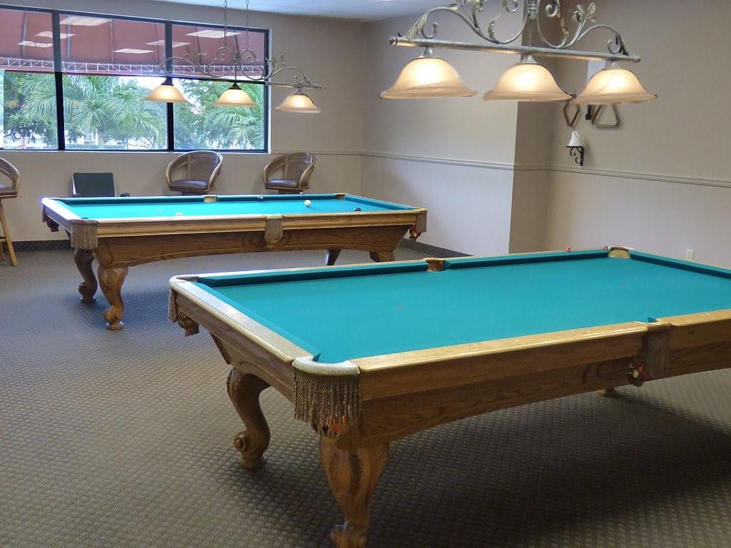 HOLLYBROOK GOLF & TENNIS - Residential
