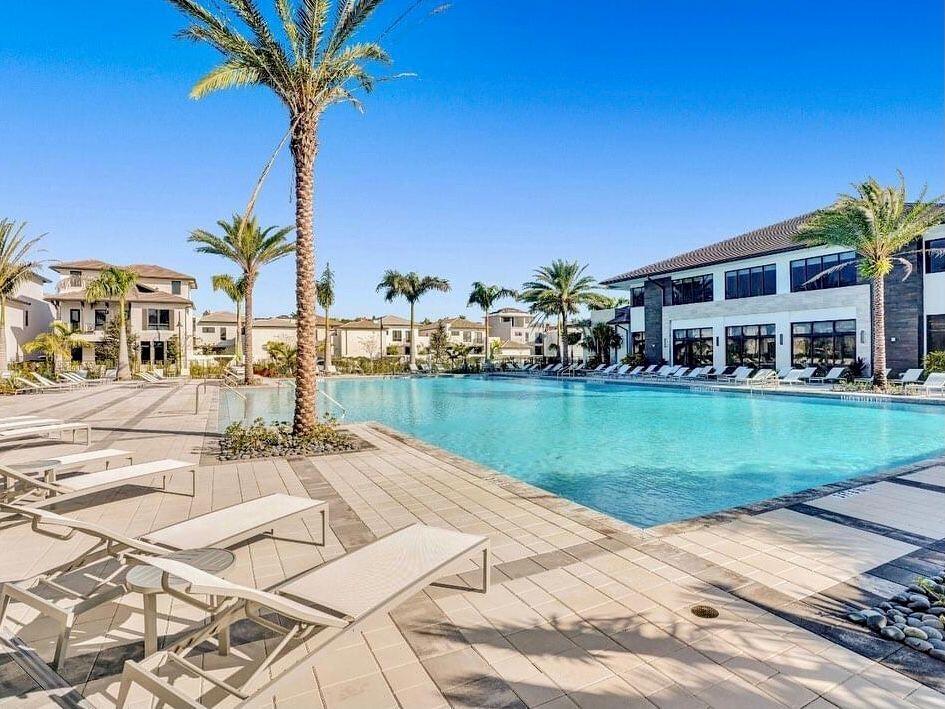 DOWNTOWN DORAL SOUTH PHASE ONE - Residential