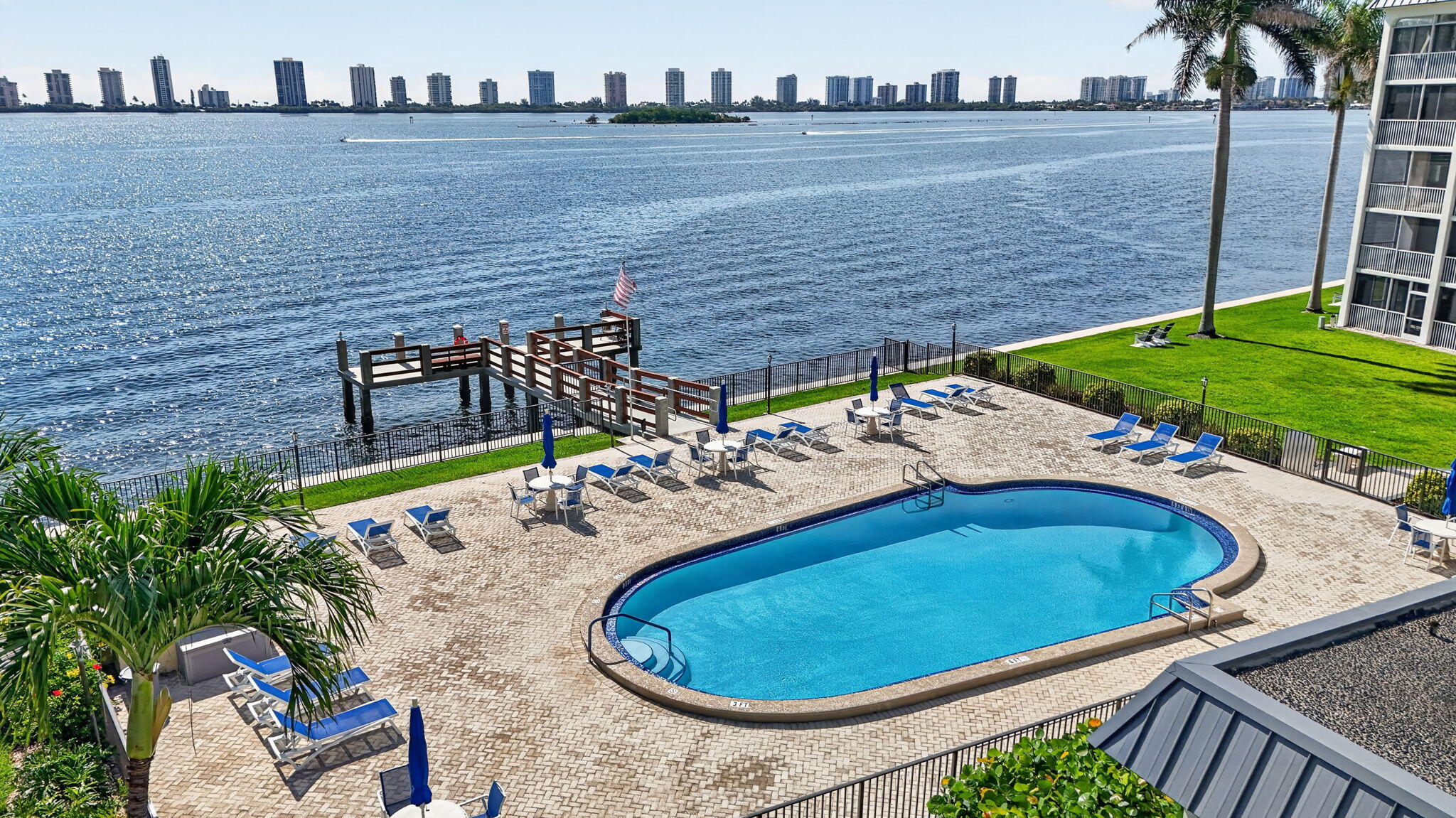 PARADISE HARBOUR CONDO - Residential